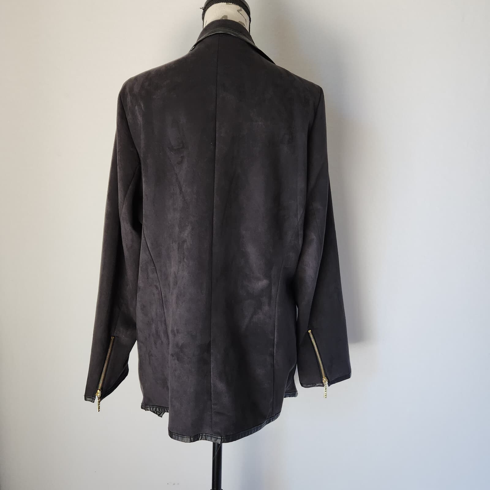 IMAN Faux Suede Drap Open Jacket Cuff-Zipper Asymmetric Hem Stretch Black Sz.1X - Thumbnail 7