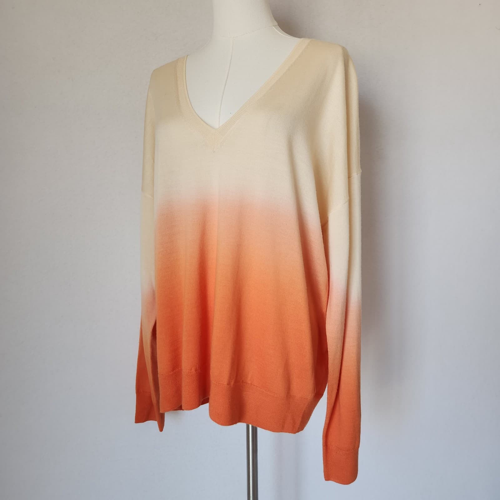 ST. JOHN Wool Silk Blend Ombre Dip Dye V-Neck Tunic Sweater Orange Women's XL - Thumbnail 2