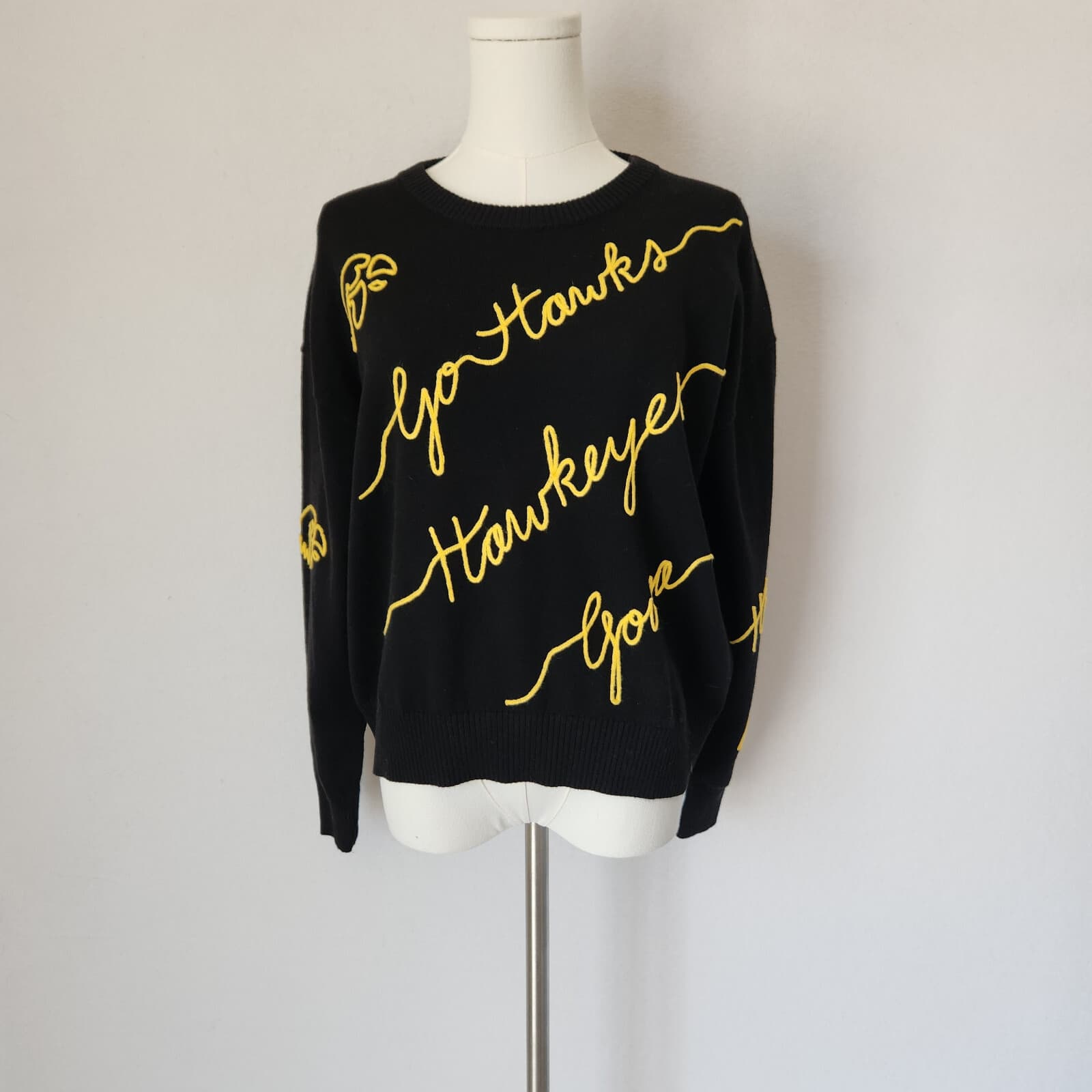 NEW Kadyluxe Iowa Hawkeyes Embroidered Love Letter Sweater Wool Blend Women's M - Thumbnail 3