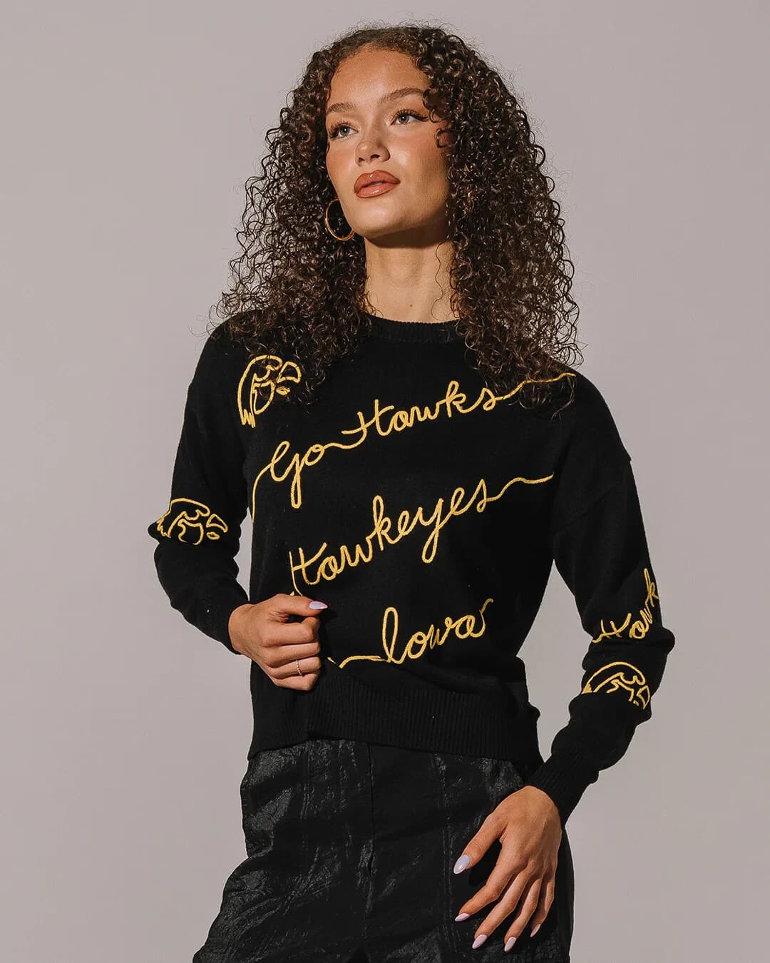 NEW Kadyluxe Iowa Hawkeyes Embroidered Love Letter Sweater Wool Blend Women's M - Thumbnail 4