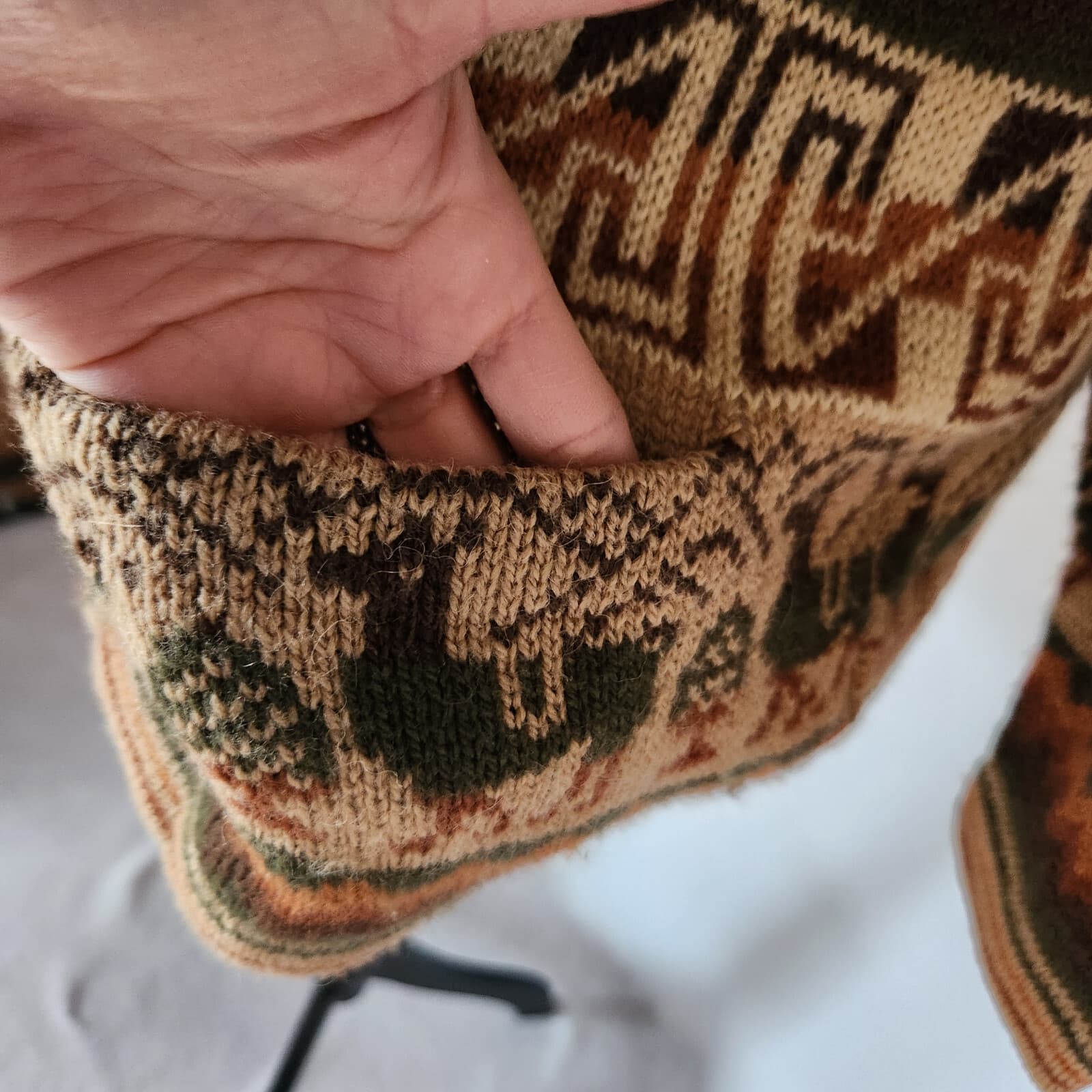 Arcohi's Alpaca Peruvian Mayan Zip-Up Cardigan Crewneck Pocket Brown Bust 42" - Thumbnail 5