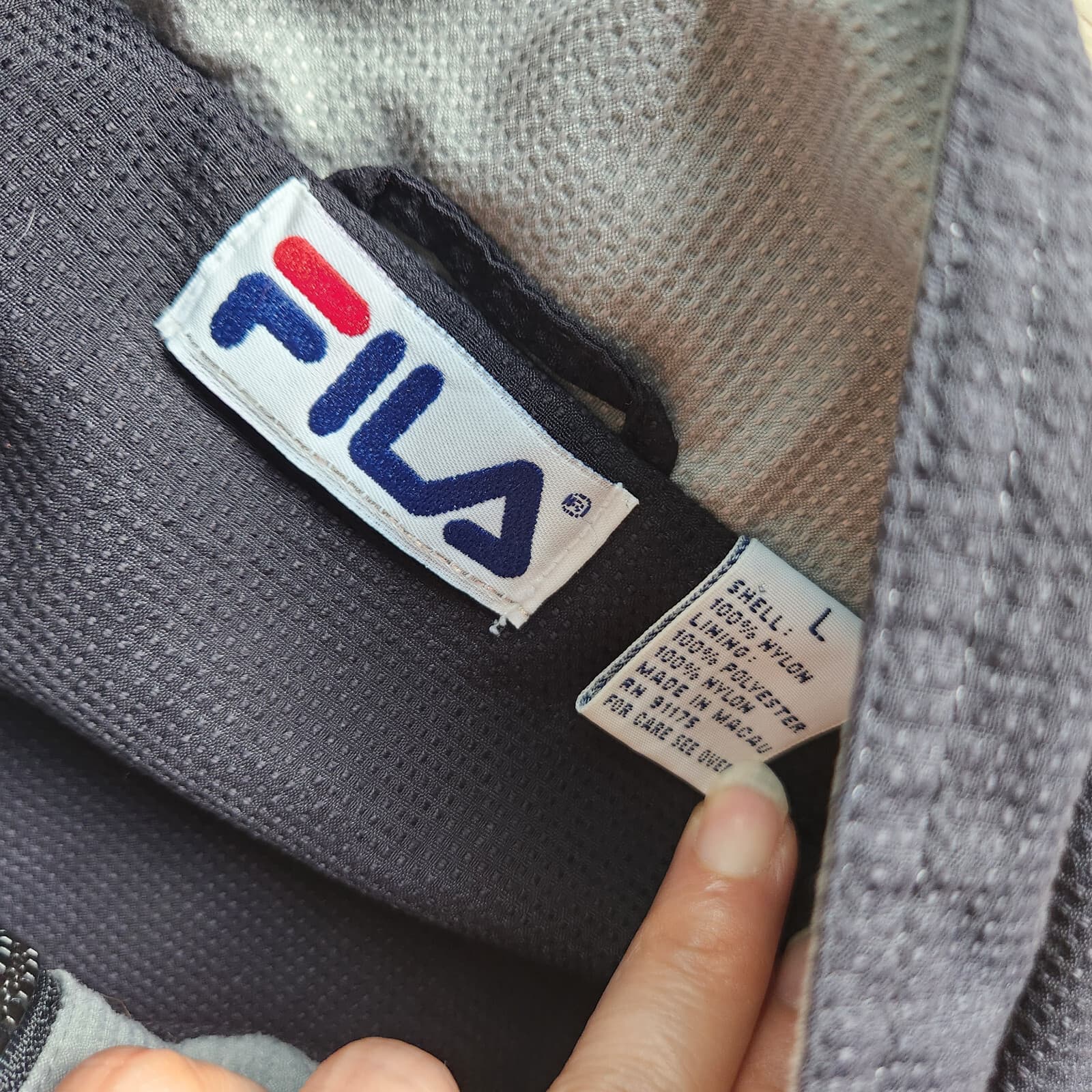 Vintage FILA Embroidered Logo Windbreaker Jacket Full-Zip Pocket Black Men L - Thumbnail 4