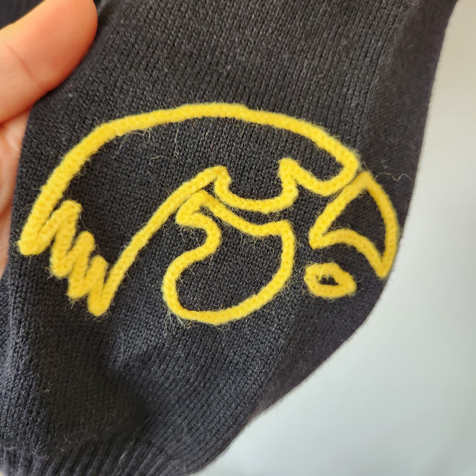 NEW Kadyluxe Iowa Hawkeyes Embroidered Love Letter Sweater Wool Blend Women's M - Thumbnail 9