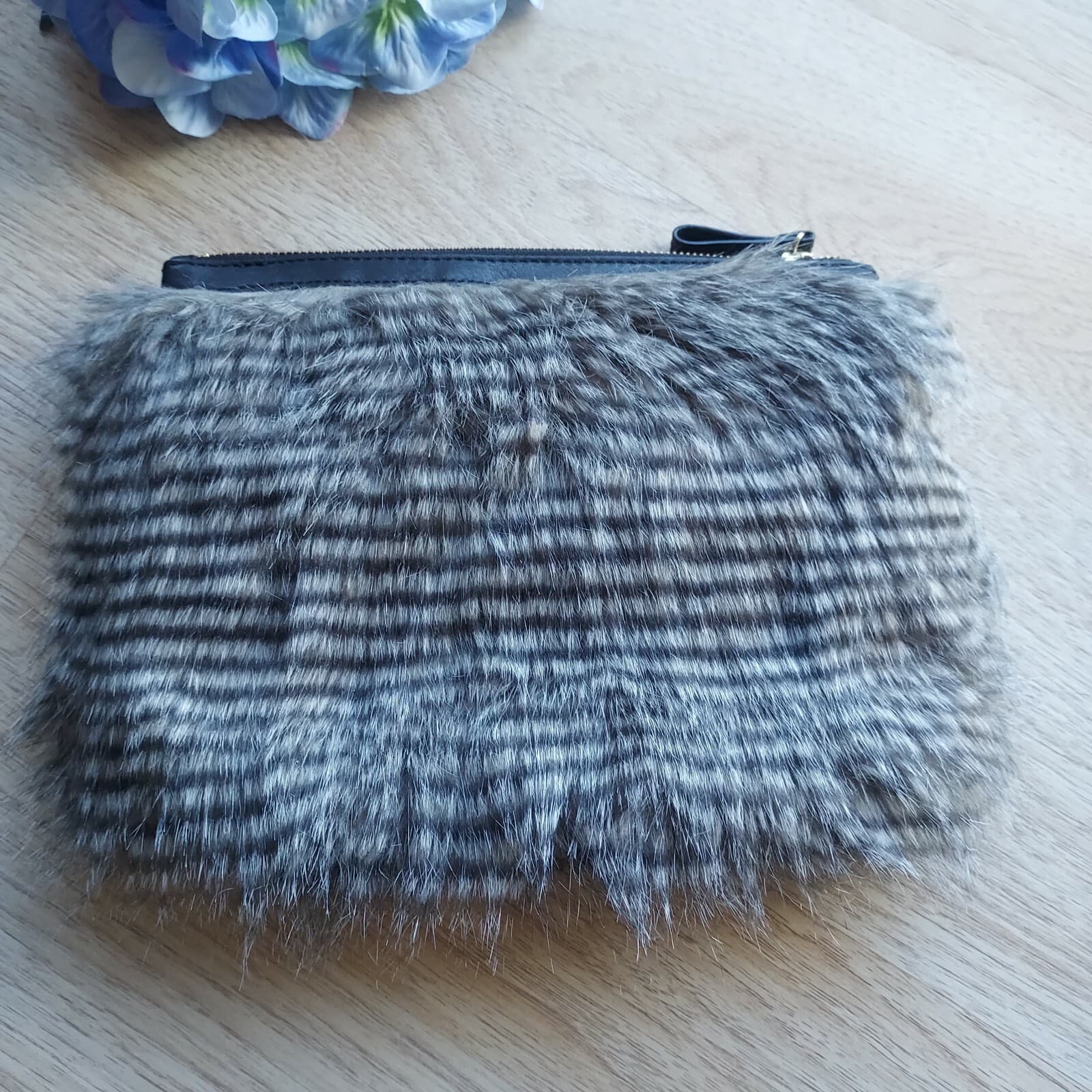 NWT ANN TAYLOR Genuine Leather Faux Fur Chinchilla Clutch Bag Purse Black $128 - Thumbnail 2