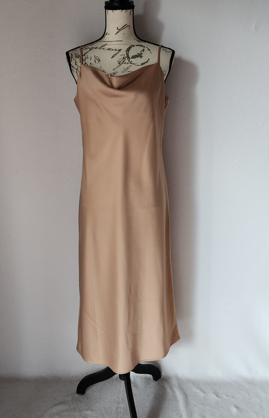 NWT Banana Republic Satin Cowl Neck Party Cocktail Slip Dress Spaghetti Tan Sz.M - Thumbnail 3