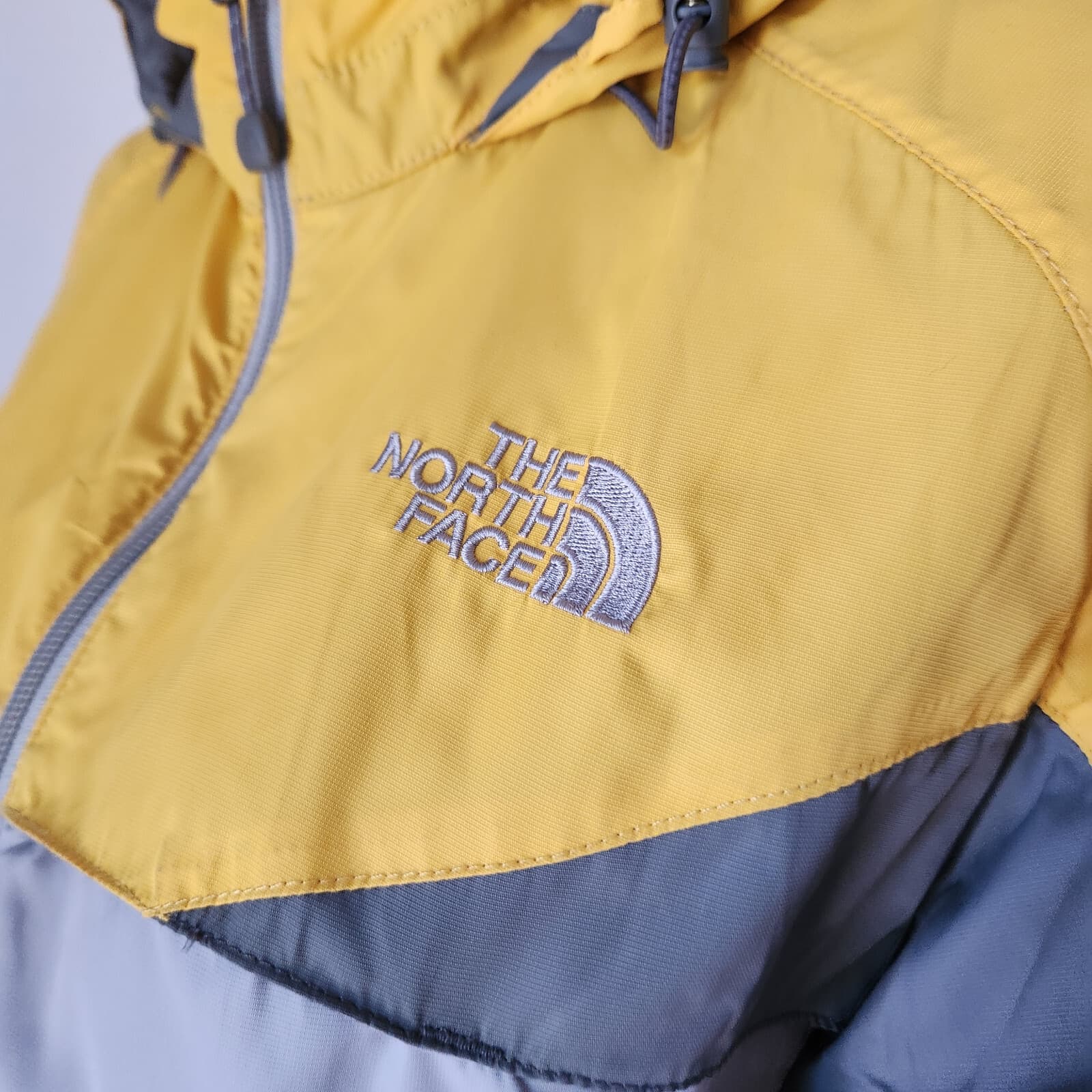 The North Face Windbreaker Hidden-Hood Jacket Full-Zip Yellow Grey Women's S - Thumbnail 3