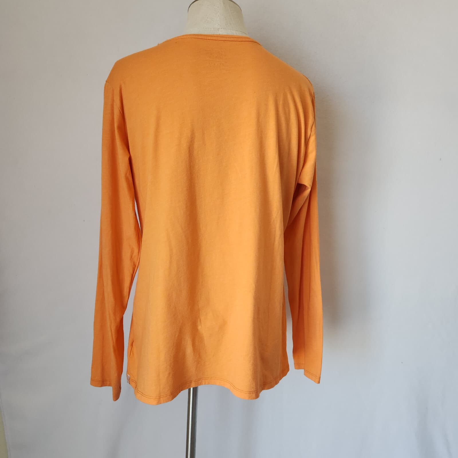 Mountain Hardwear Deer Graphic V-Neck T-Shirt Long Sleeve Orange Women's XL - Thumbnail 4