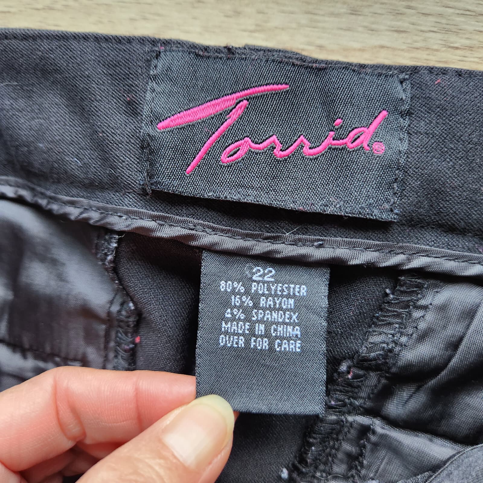 Torrid Americana Straight Leg Crop Pants Zip Pocket Stretch Black Women 22 (3X) - Thumbnail 5