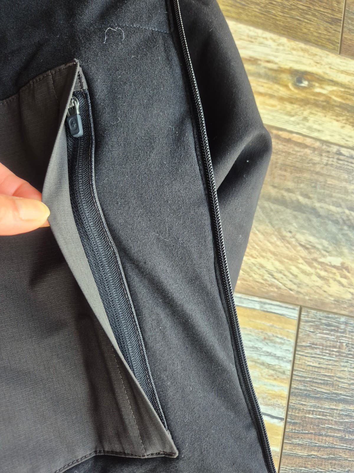 Figs Morven Insulated On-Shift Scrub Jacket Full-Zip Pockets Black Men's S - Thumbnail 7