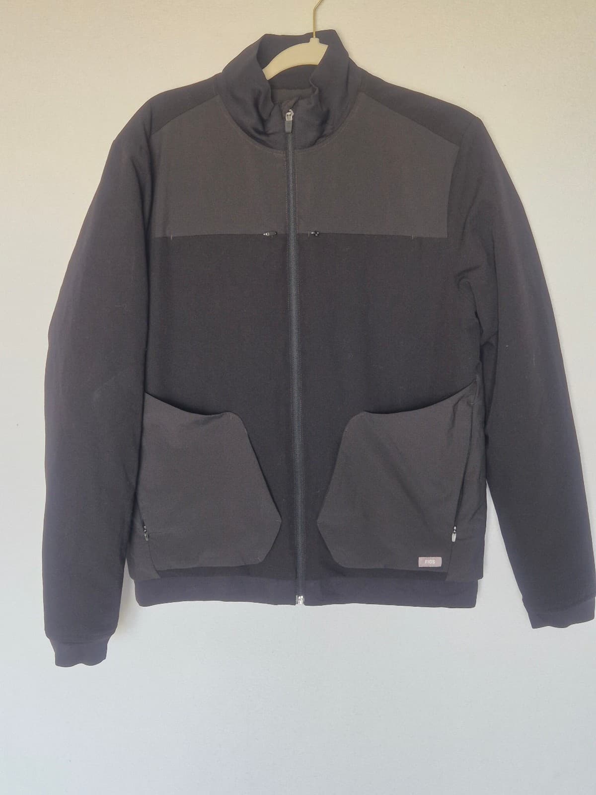 Figs Morven Insulated On-Shift Scrub Jacket Full-Zip Pockets Black Men's S - Thumbnail 3