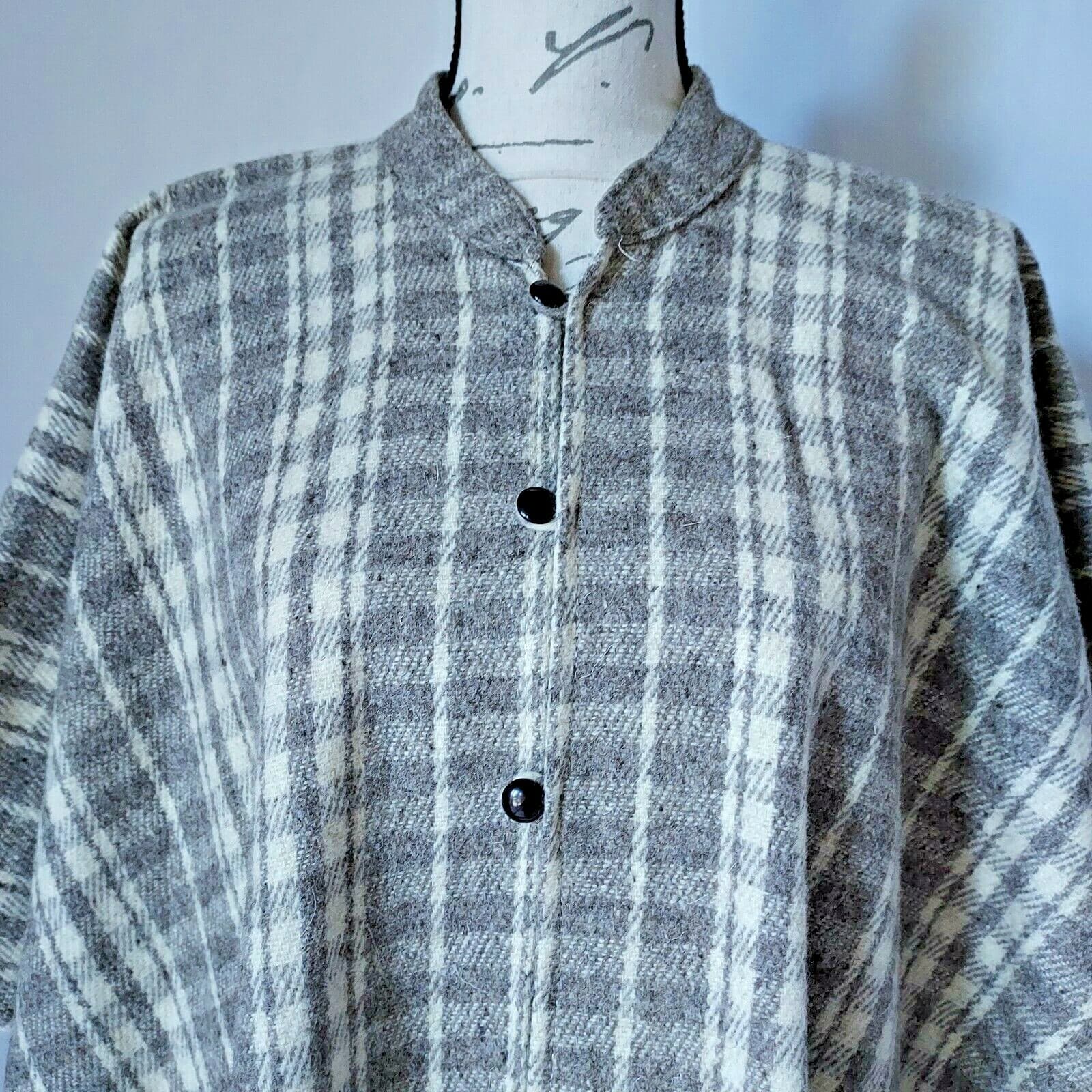 MOLINA Wool Poncho Button Fringe Grey Cream Plaid Women Oversize Made in Mexico - Thumbnail 2