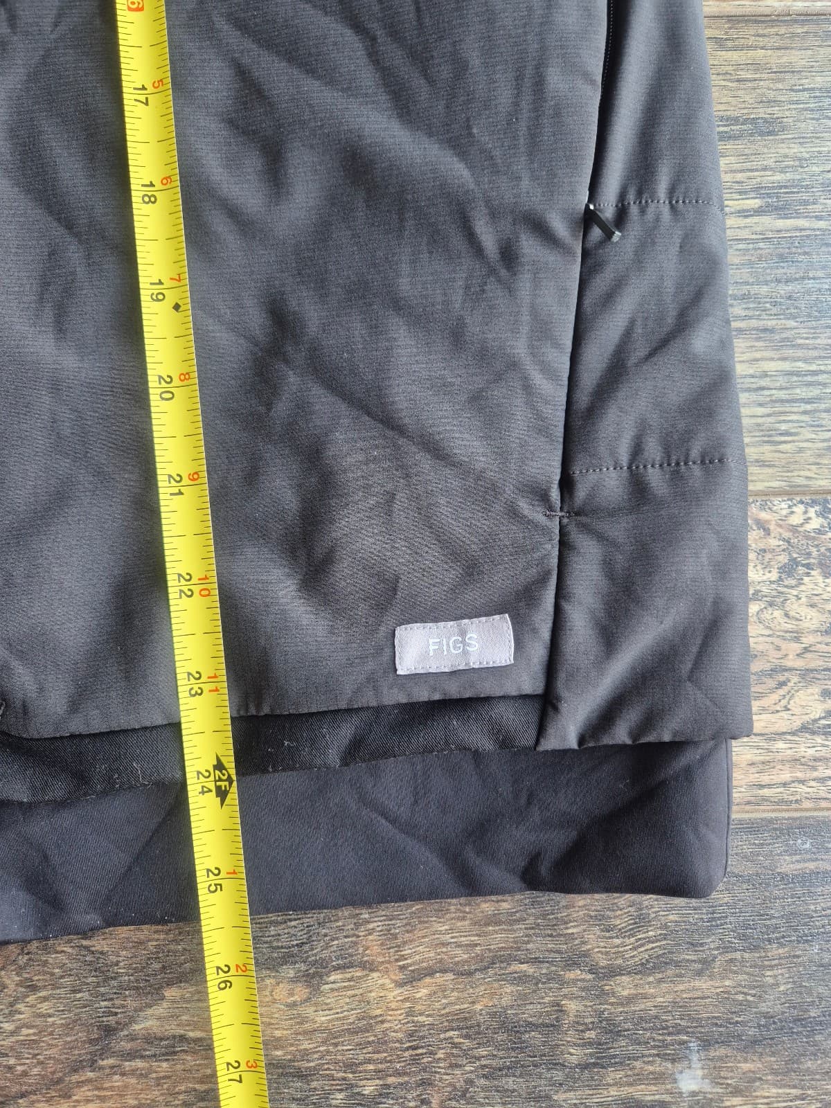 Figs Morven Insulated On-Shift Scrub Jacket Full-Zip Pockets Black Men's S - Thumbnail 15