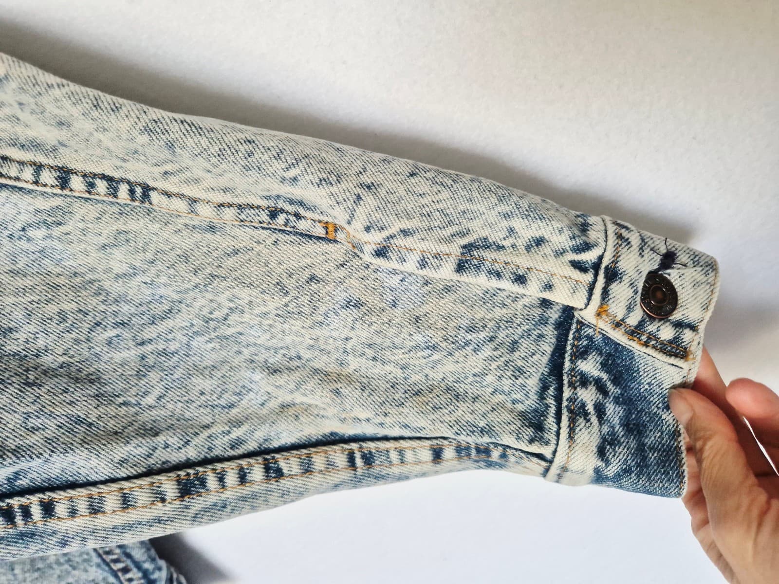 Vintage'80s Levi's 70507-0219 Made in USA Stonewashed Denim Trucker Jacket Men M - Thumbnail 7