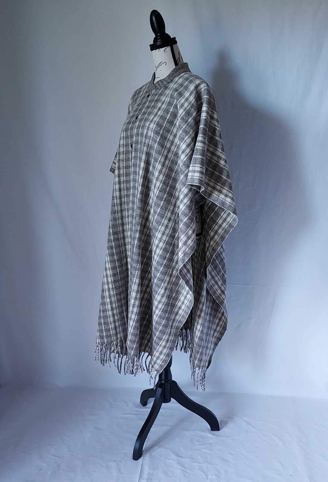MOLINA Wool Poncho Button Fringe Grey Cream Plaid Women Oversize Made in Mexico - Thumbnail 3