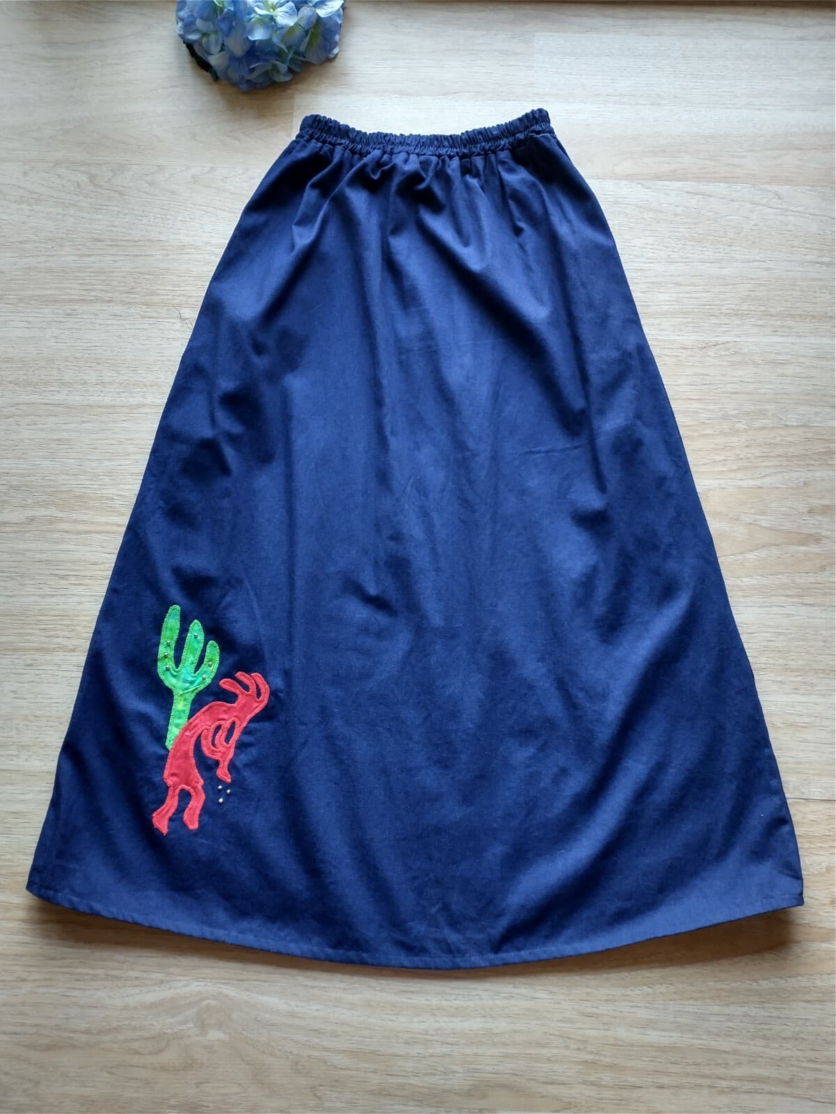 Alfredo's Wife Embroidered Maxi Chambray Skirt Elastic Waist Pocket Sz.M USA - Thumbnail 3
