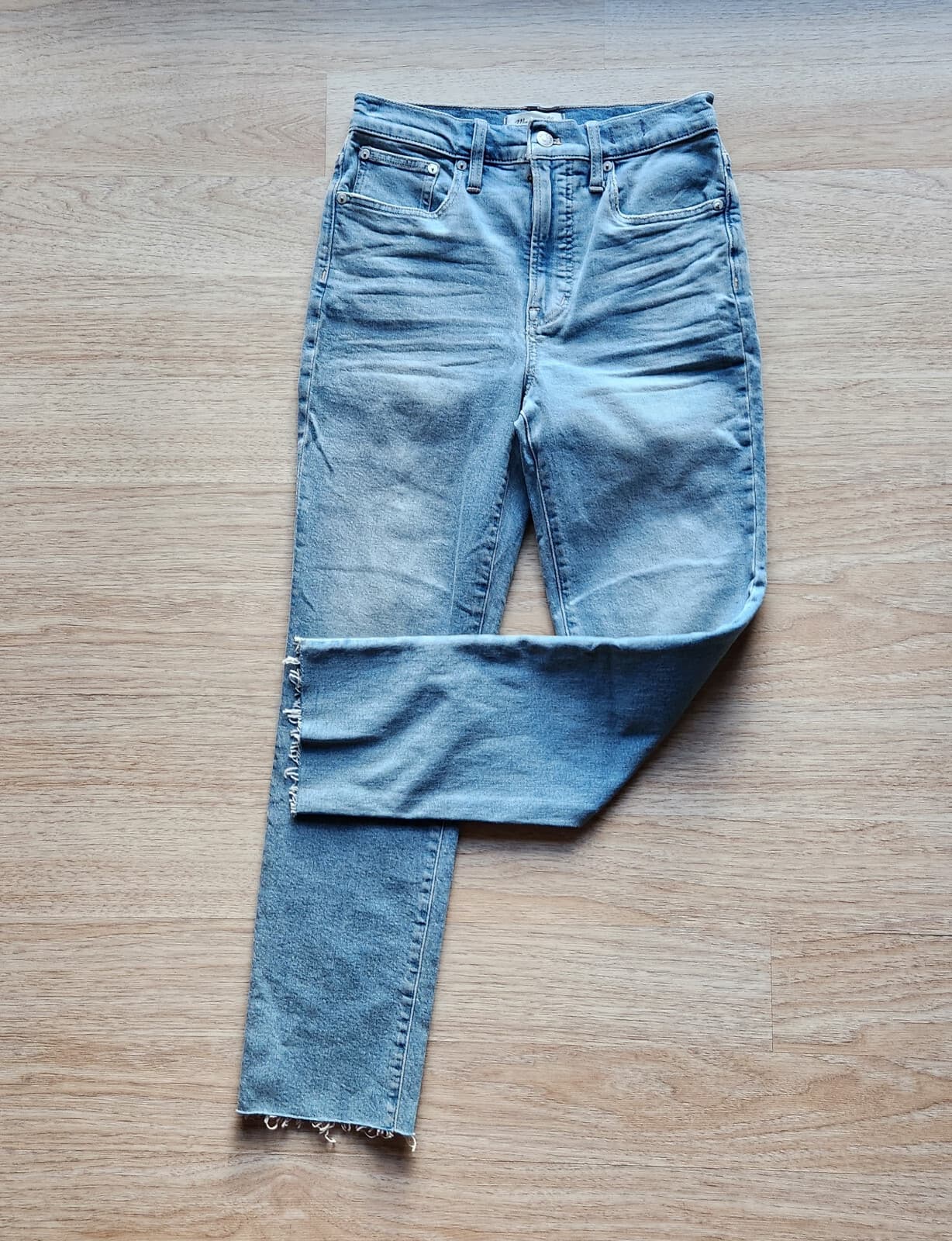 NWT Madewell $128 The Perfect Vintage Mom Jean in Ellicott Wash Raw Hem Sz.26 - Thumbnail 2