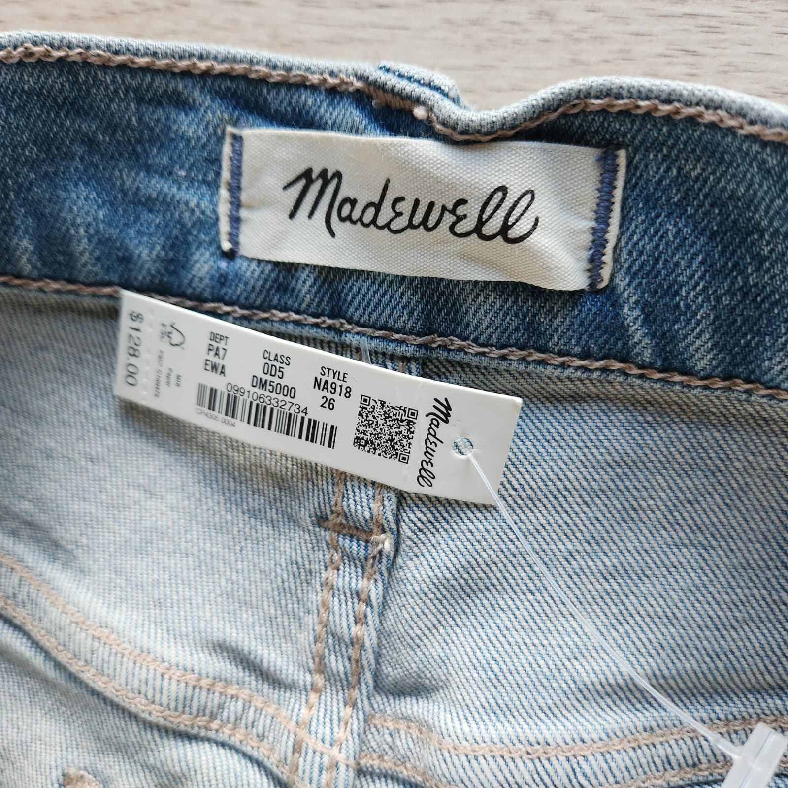 NWT Madewell $128 The Perfect Vintage Mom Jean in Ellicott Wash Raw Hem Sz.26 - Thumbnail 9