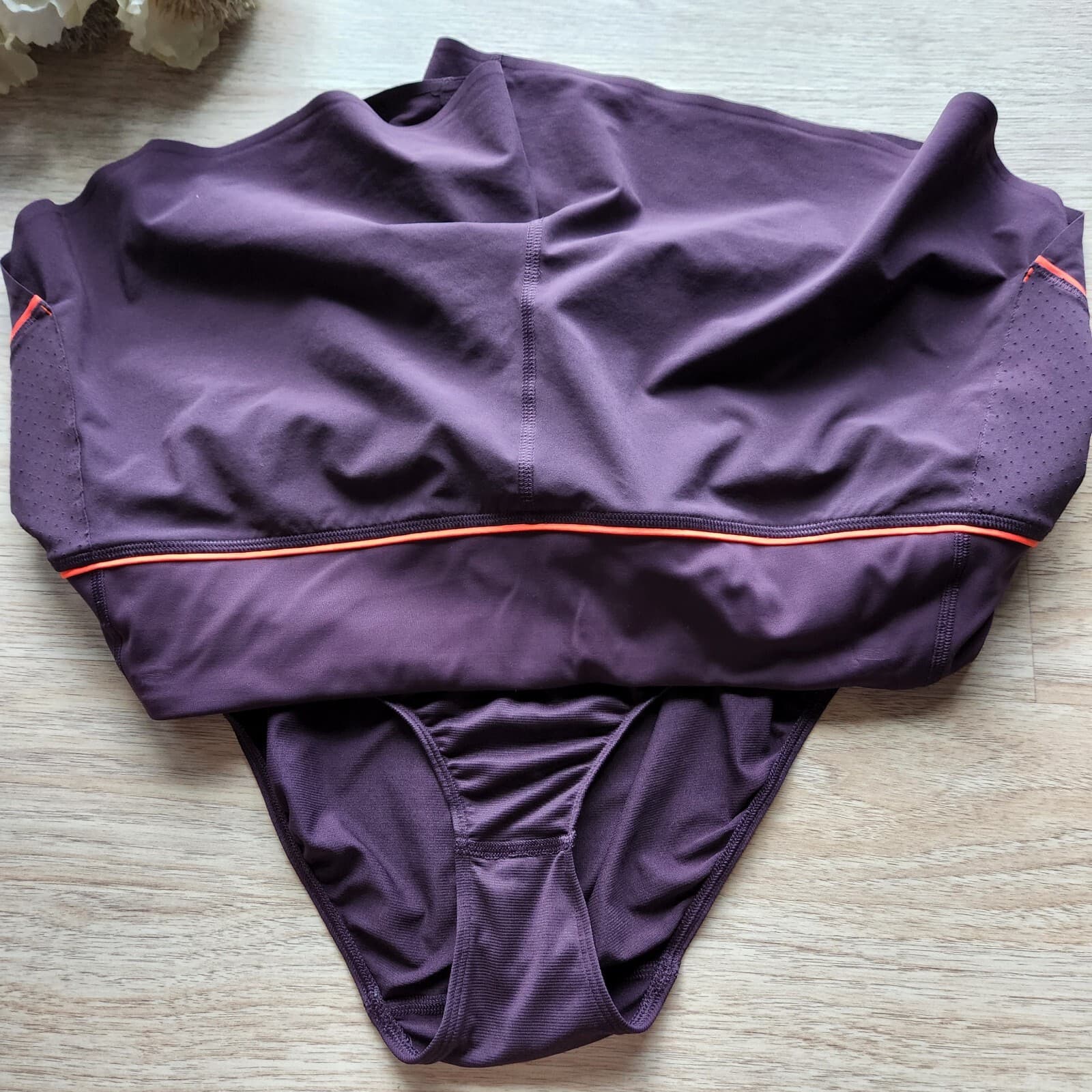 Athleta Run With It Piping Shorts Zip-Pocket Drawstring Purple Women Sz.L - Thumbnail 5