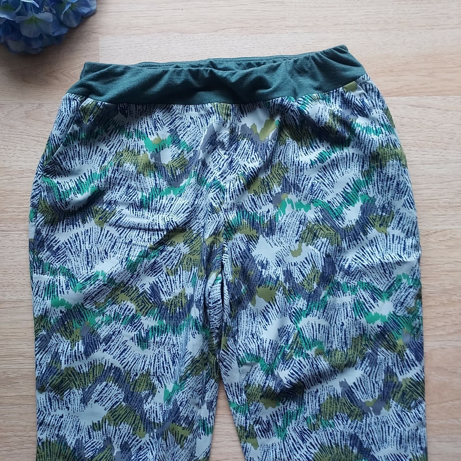 Logo Lori Goldstein Abstract Printed Crop Pants Elastic Waist Pocket Green Sz.12 - Thumbnail 2