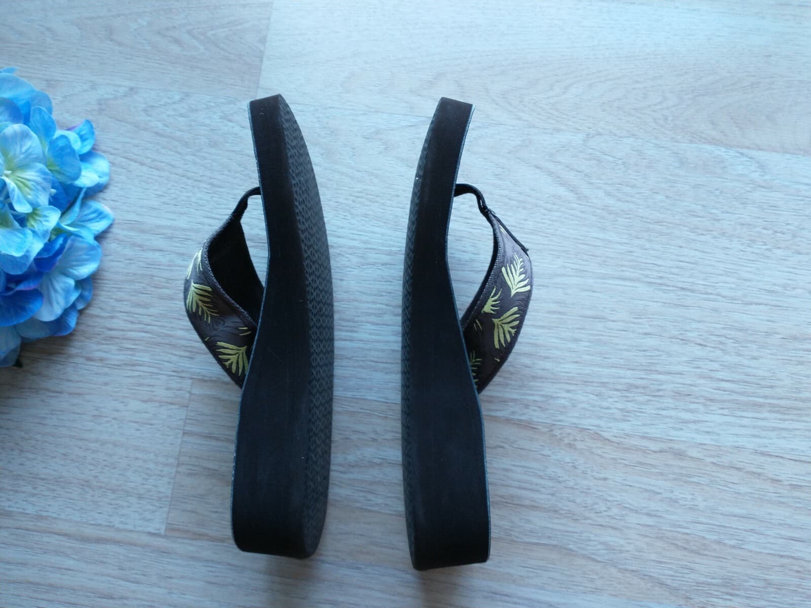 Teva Leaf Wedge Thong Sandal Flit Flop 1.5" Heel High Brown Yellow Women US9 - Thumbnail 5