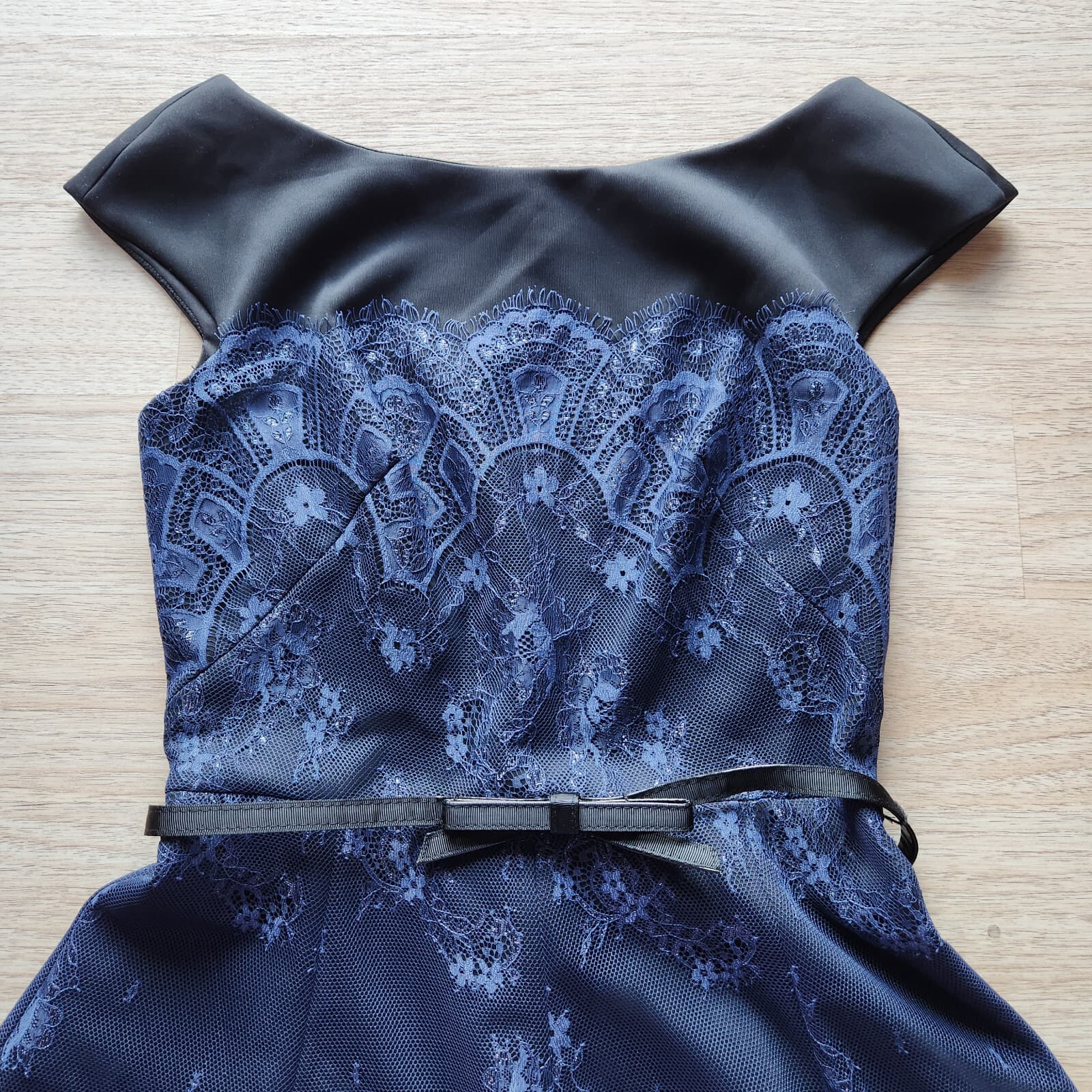 Tadashi Shoji Lace Jersey Formal Even Midi Dress Belt Cap-Sleeve Navy Blue Sz.4 - Thumbnail 11