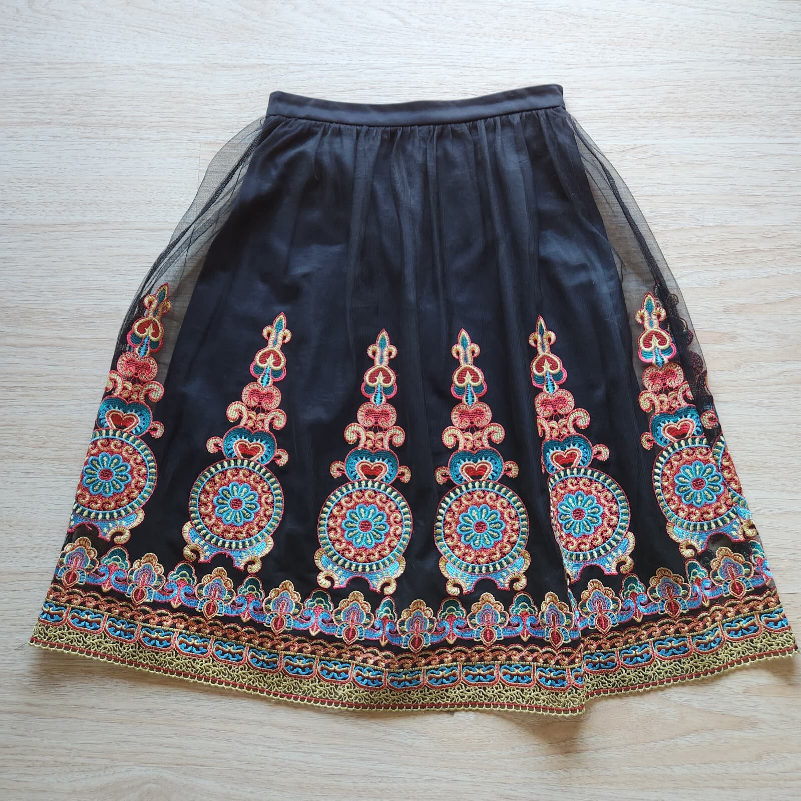 Forever 21 Mesh Ornate Embroidered Tulle Skirt Knee Length Lined Zip Black Sz.M - Thumbnail 2