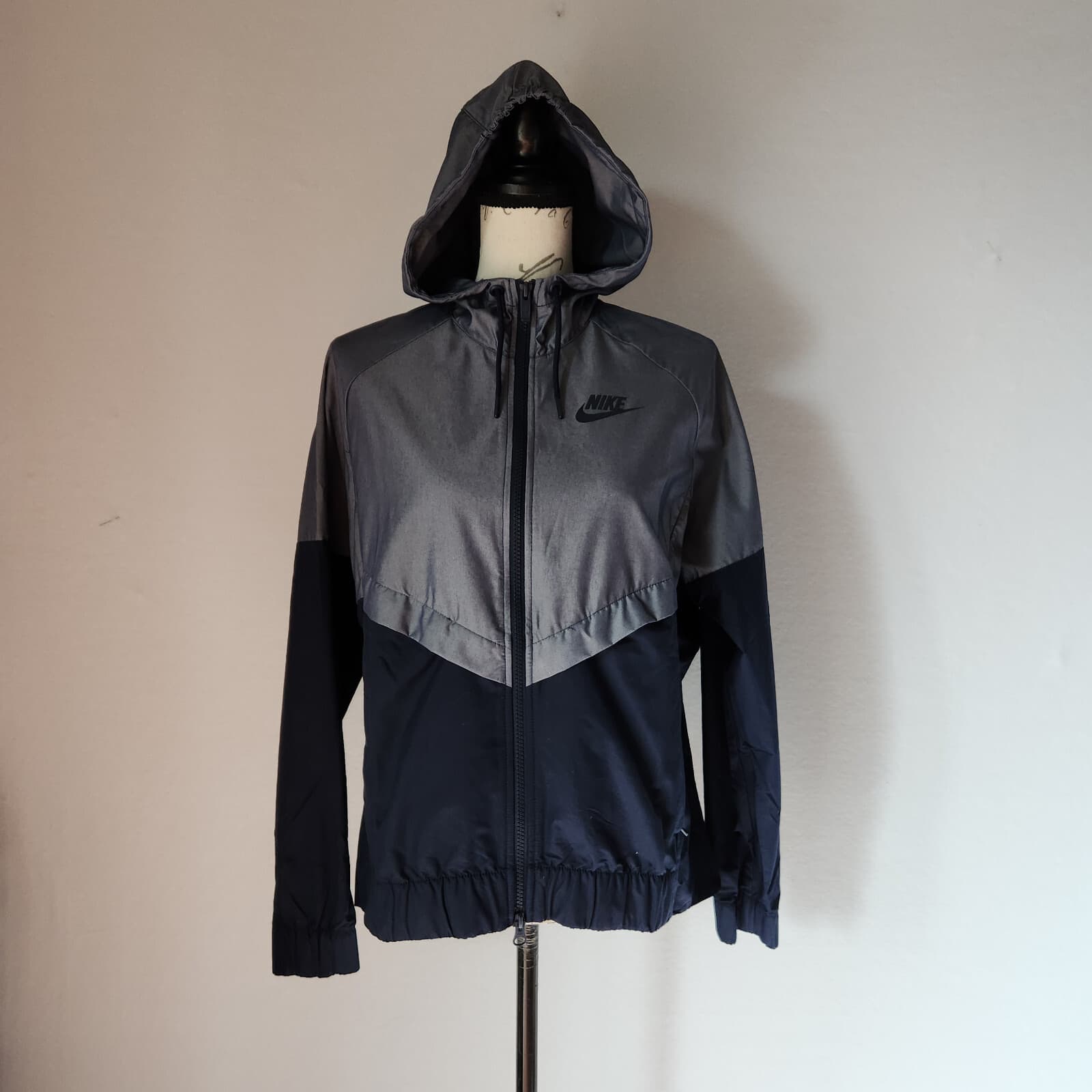Nike Windrunner Sports Performance Hooded Jacket Full-Zip Blue-Grey Women's M - Thumbnail 2