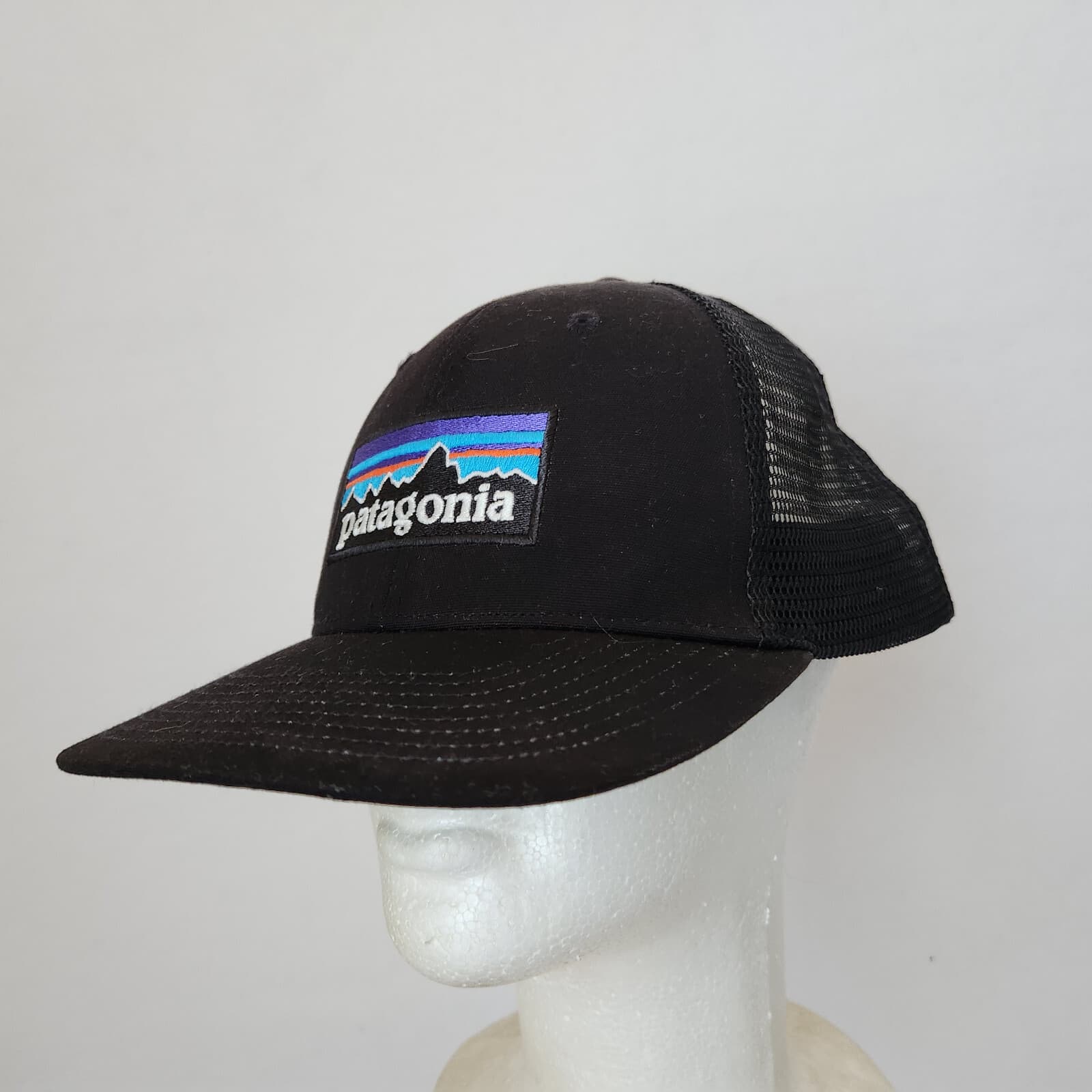 Patagonia P-6 Logo Trucker Hat Snapback-Adjuster Mashback Canvas Netplus Black - Thumbnail 7