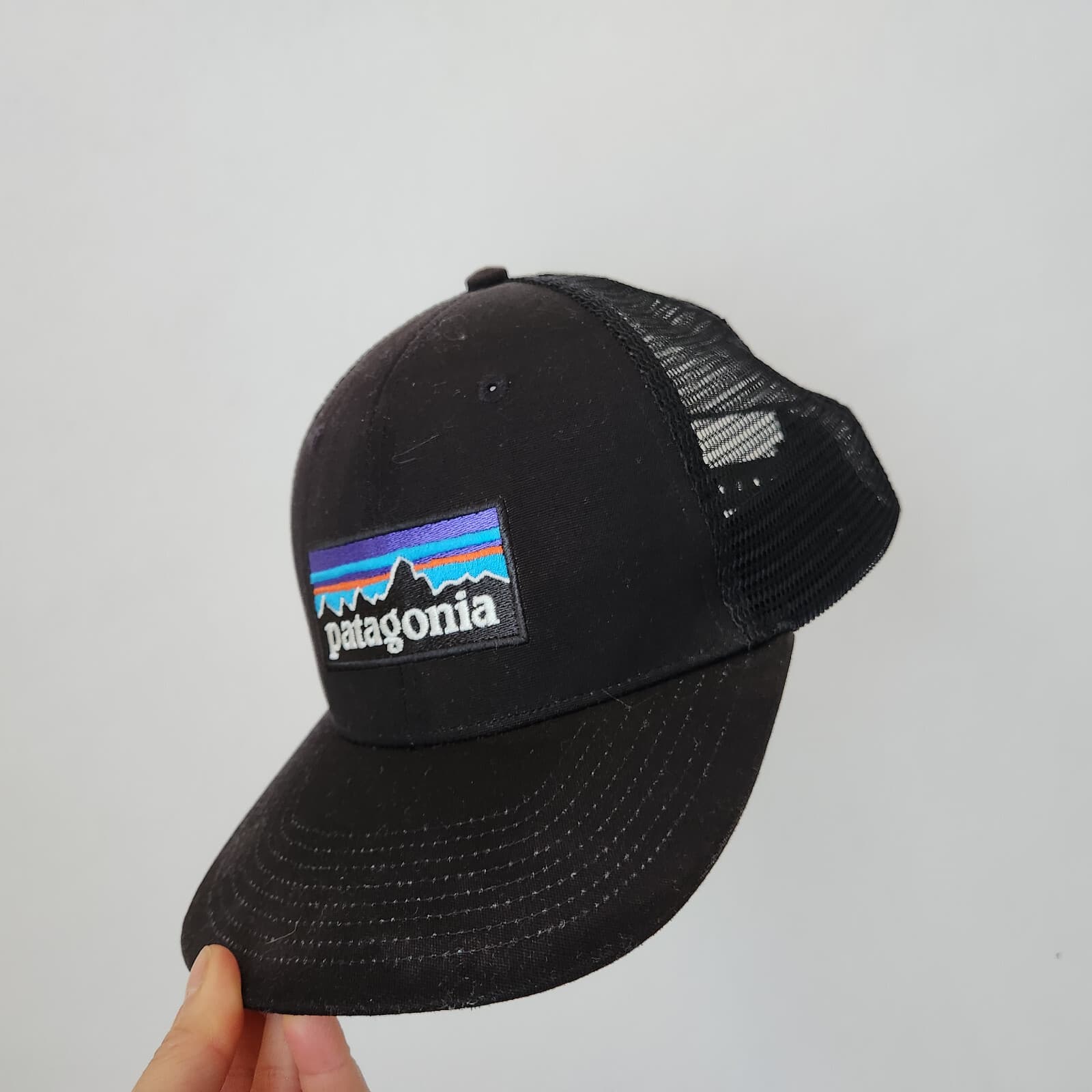 Patagonia P-6 Logo Trucker Hat Snapback-Adjuster Mashback Canvas Netplus Black - Thumbnail 6