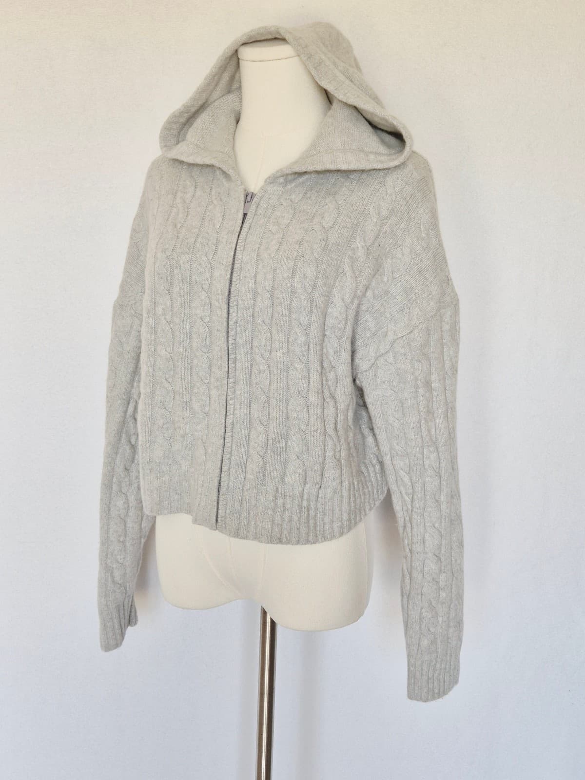 Aritzia Sunday Best Wool Blend Octavia Zip Hoodie Crop Sweater Cableknit Gray XS - Thumbnail 3