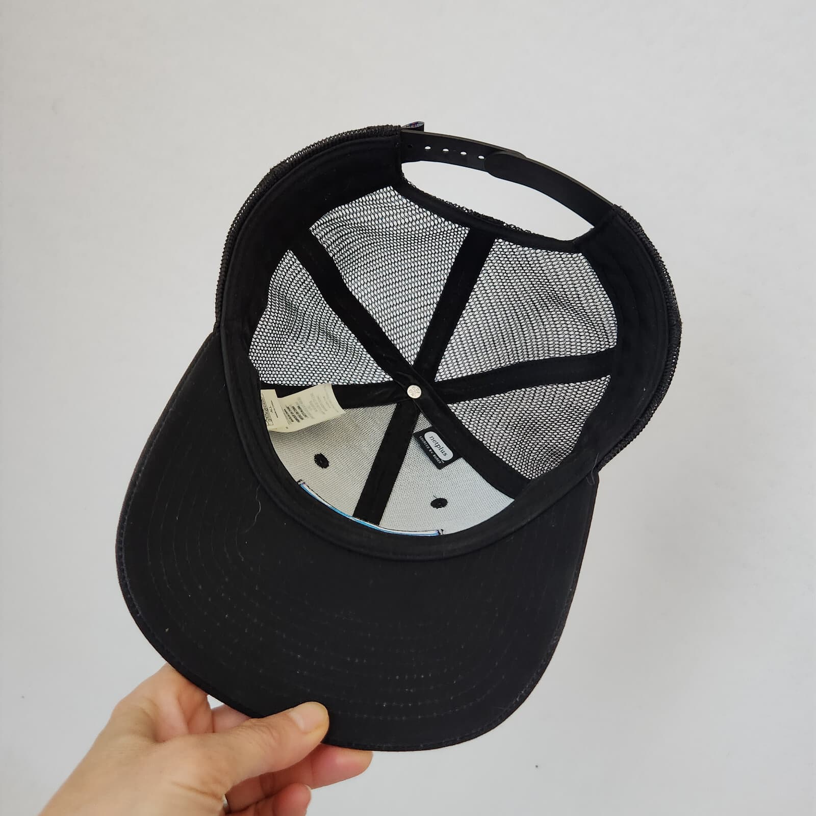 Patagonia P-6 Logo Trucker Hat Snapback-Adjuster Mashback Canvas Netplus Black - Thumbnail 11