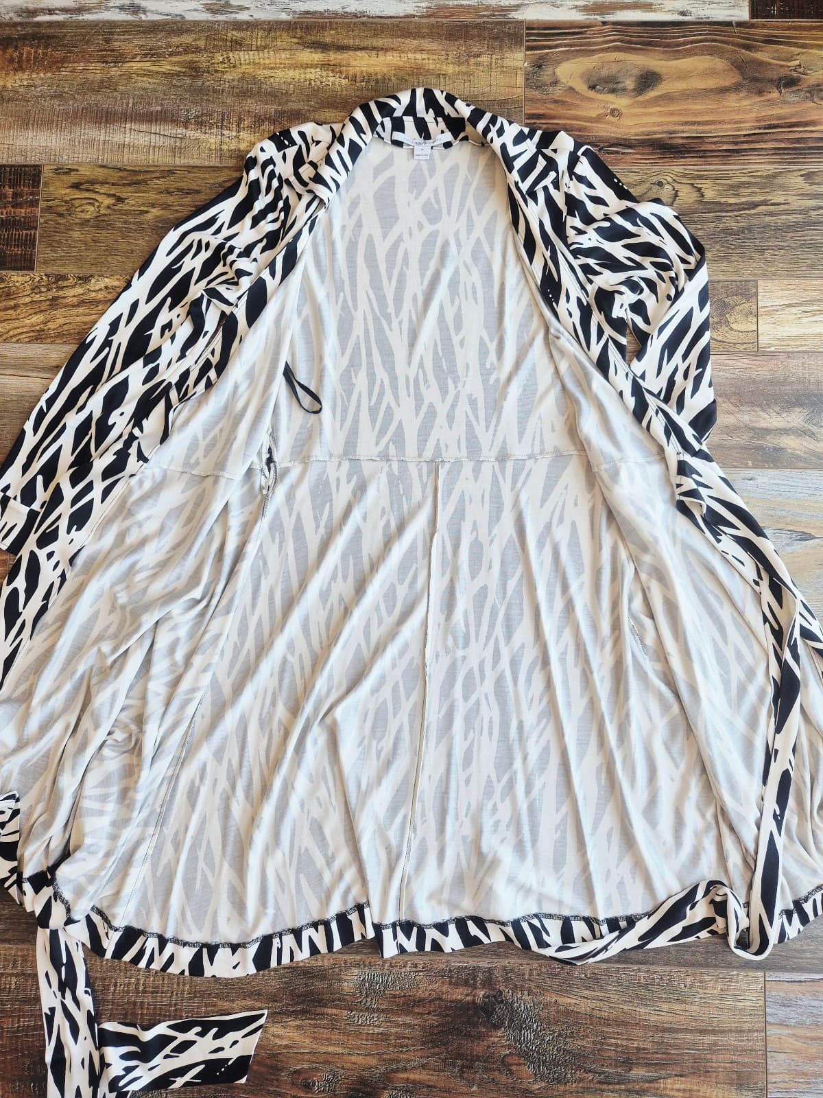 Diane von Furstenberg Amelia Silk Jersey Wrap Dress Black White Abstract Size 14 - Thumbnail 7