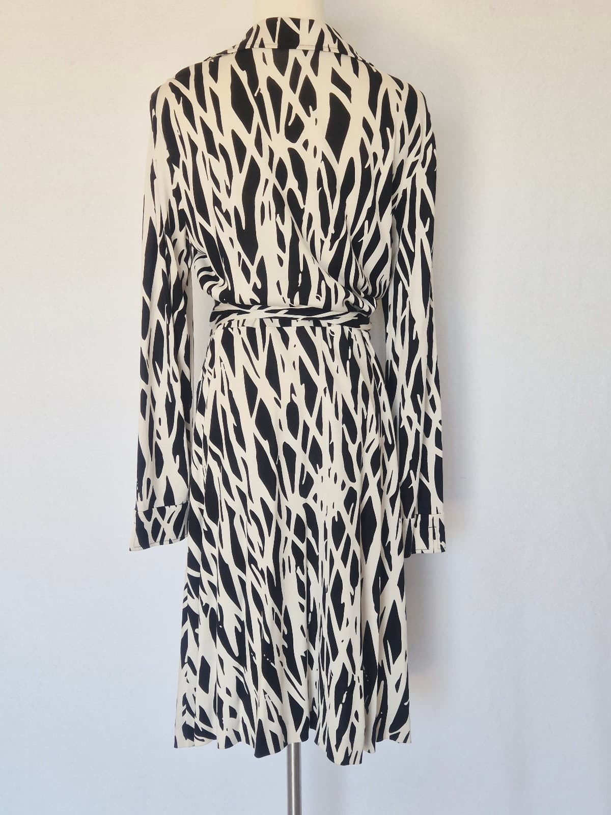 Diane von Furstenberg Amelia Silk Jersey Wrap Dress Black White Abstract Size 14 - Thumbnail 6