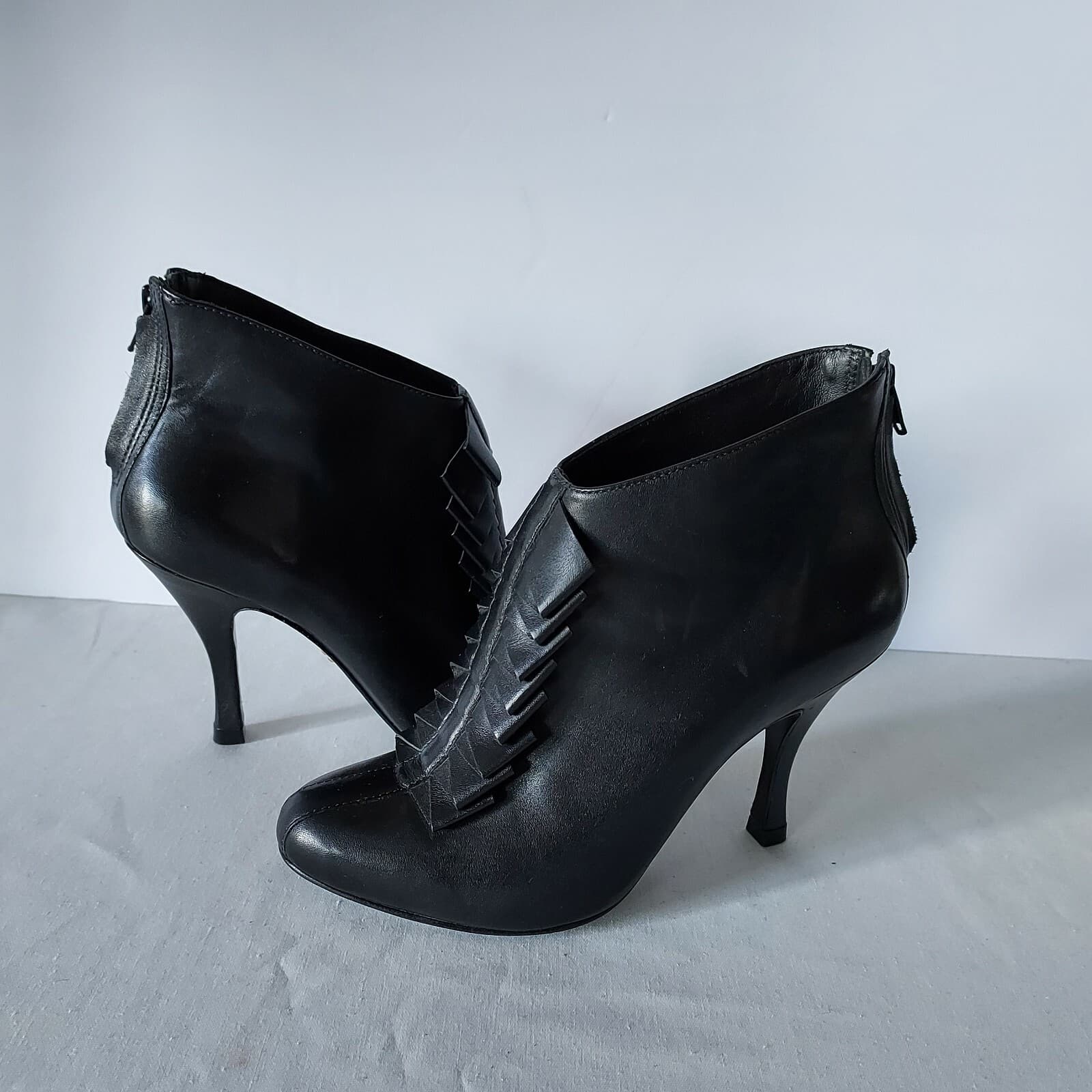 Pour La Victoire Black Leather Stilettos 3" High Heel Ankle Boots Ruffle Zip US5 - Thumbnail 2