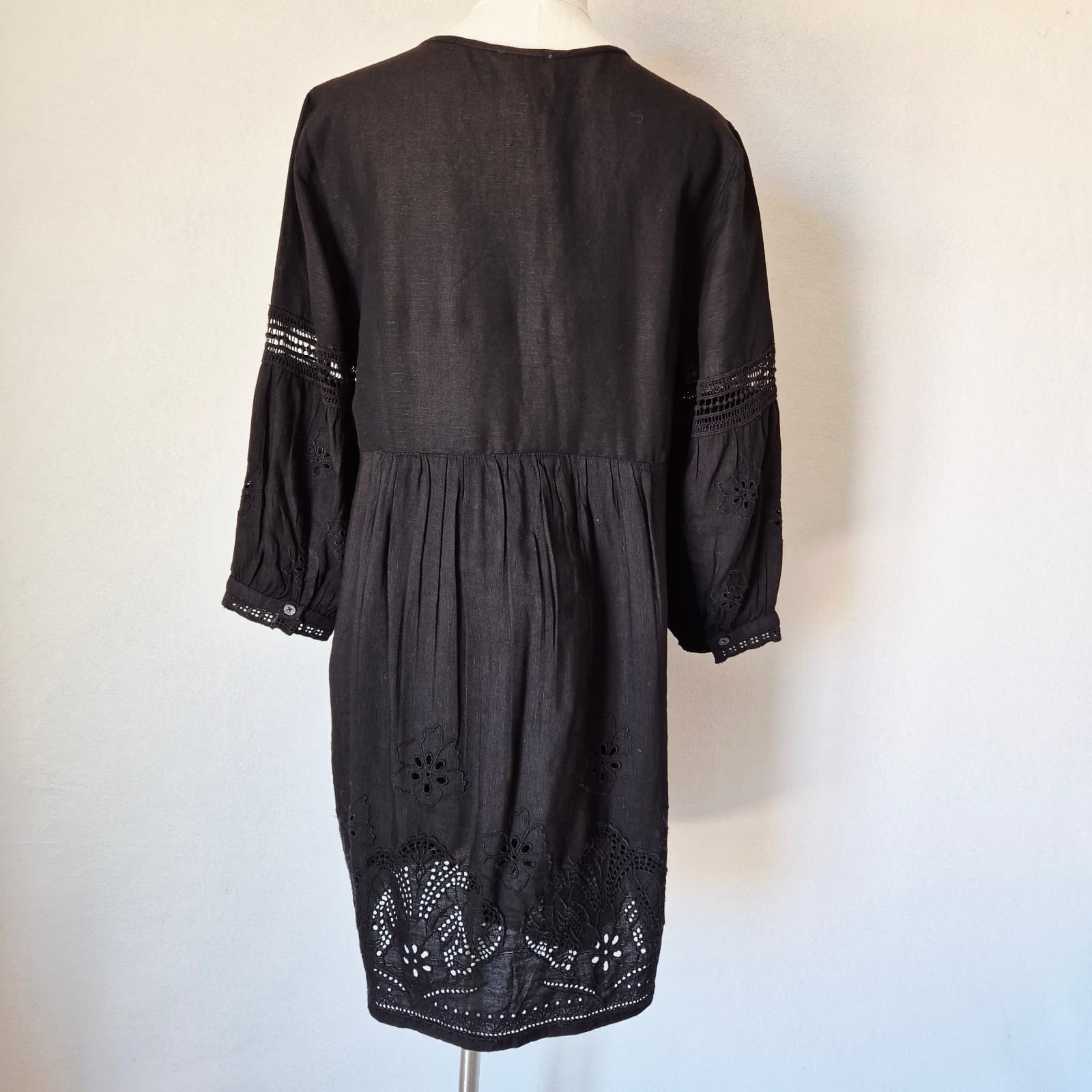 Tommy Bahama St.Lucia Black Linen-Blend Embroidered Applique V-Neck Mini Dress M - Thumbnail 8
