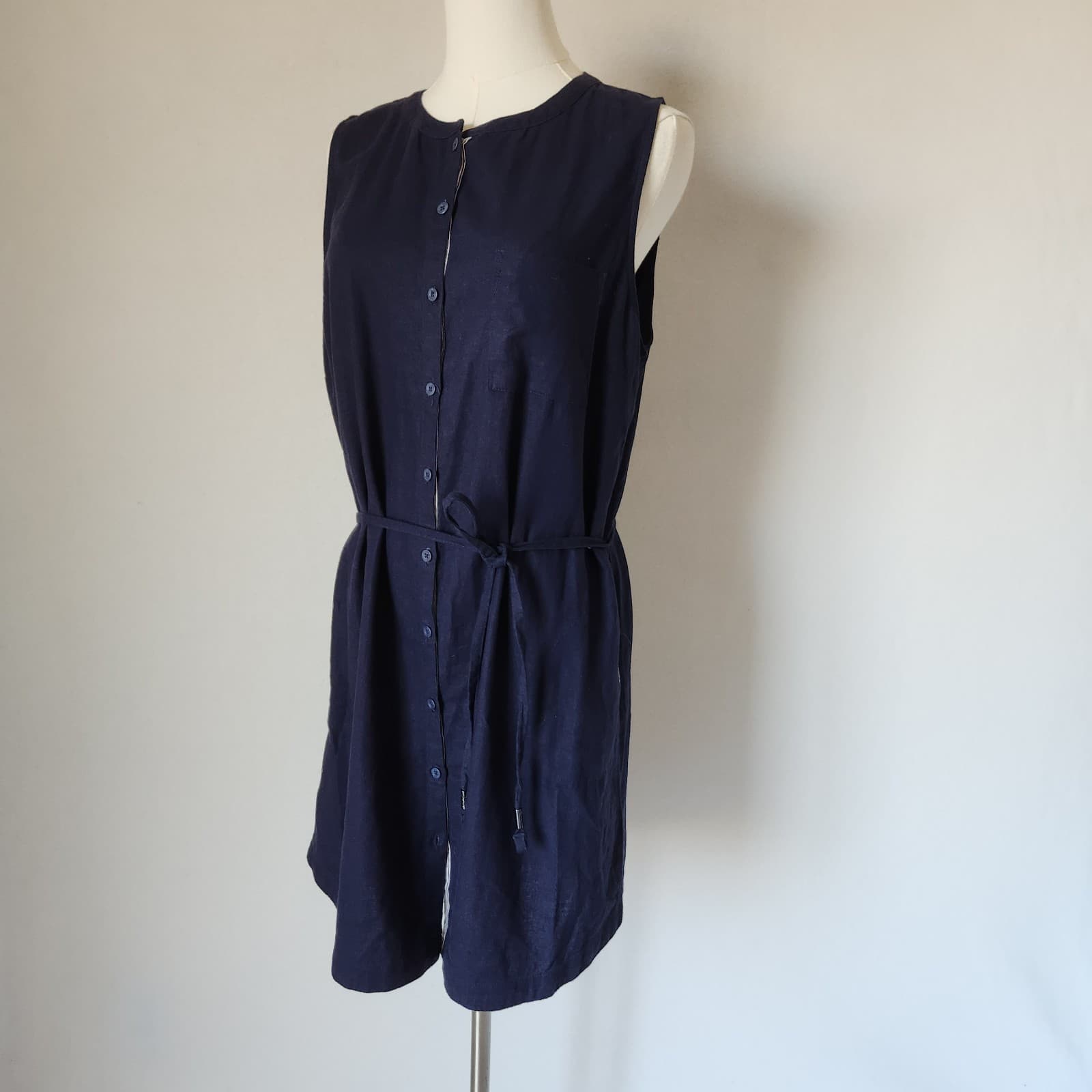 Lolë Linen Blend Button-Front Tie-Waist Sheath Dress Sleeveless Pocket Navy Sz.M - Thumbnail 2