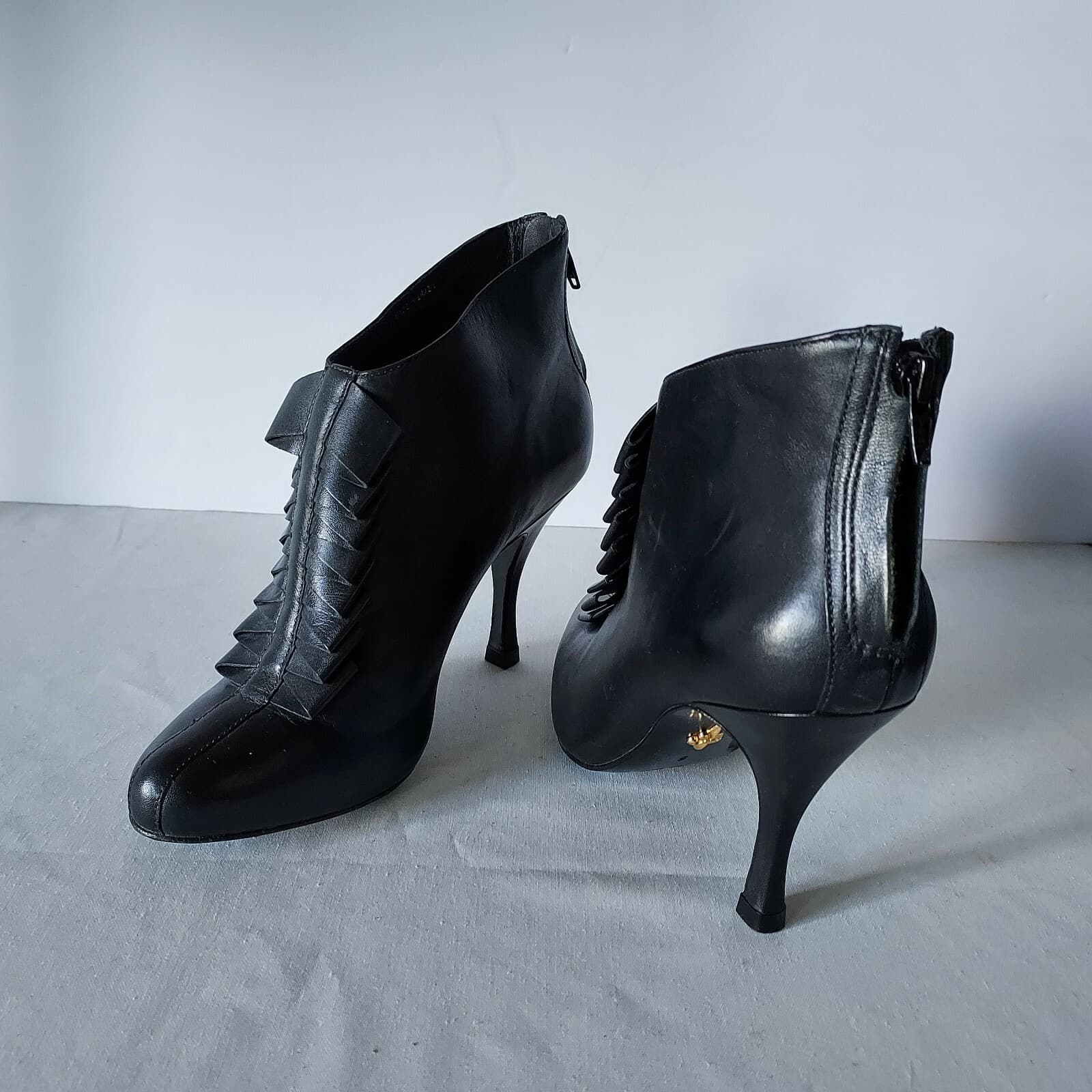 Pour La Victoire Black Leather Stilettos 3" High Heel Ankle Boots Ruffle Zip US5 - Thumbnail 4