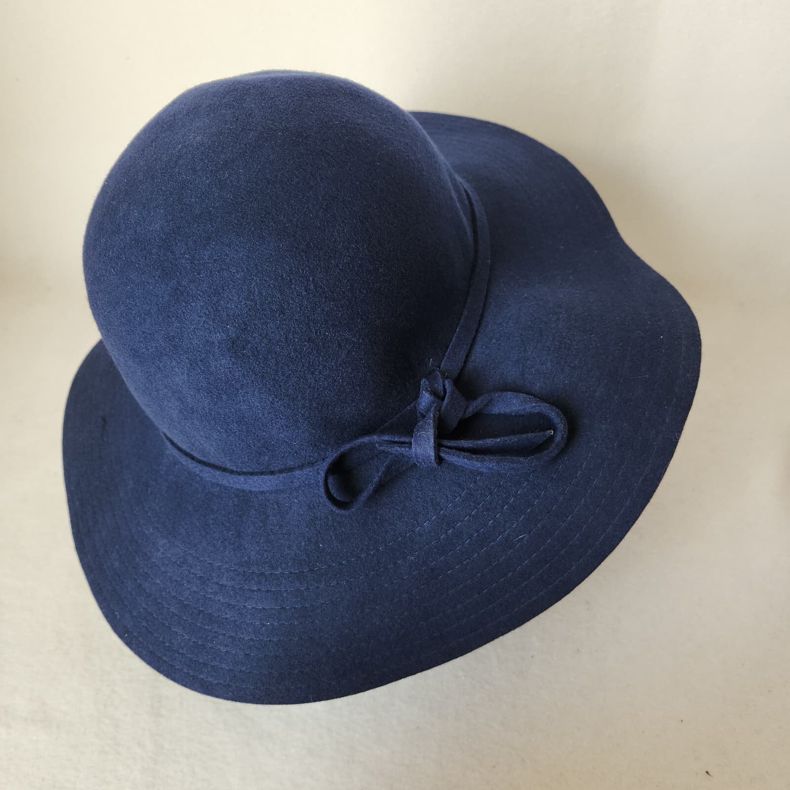 NWT Collection Eighteen Felt Wool Floppy Hat Boho Wide Brim Bow Knot Navy O/S - Thumbnail 2