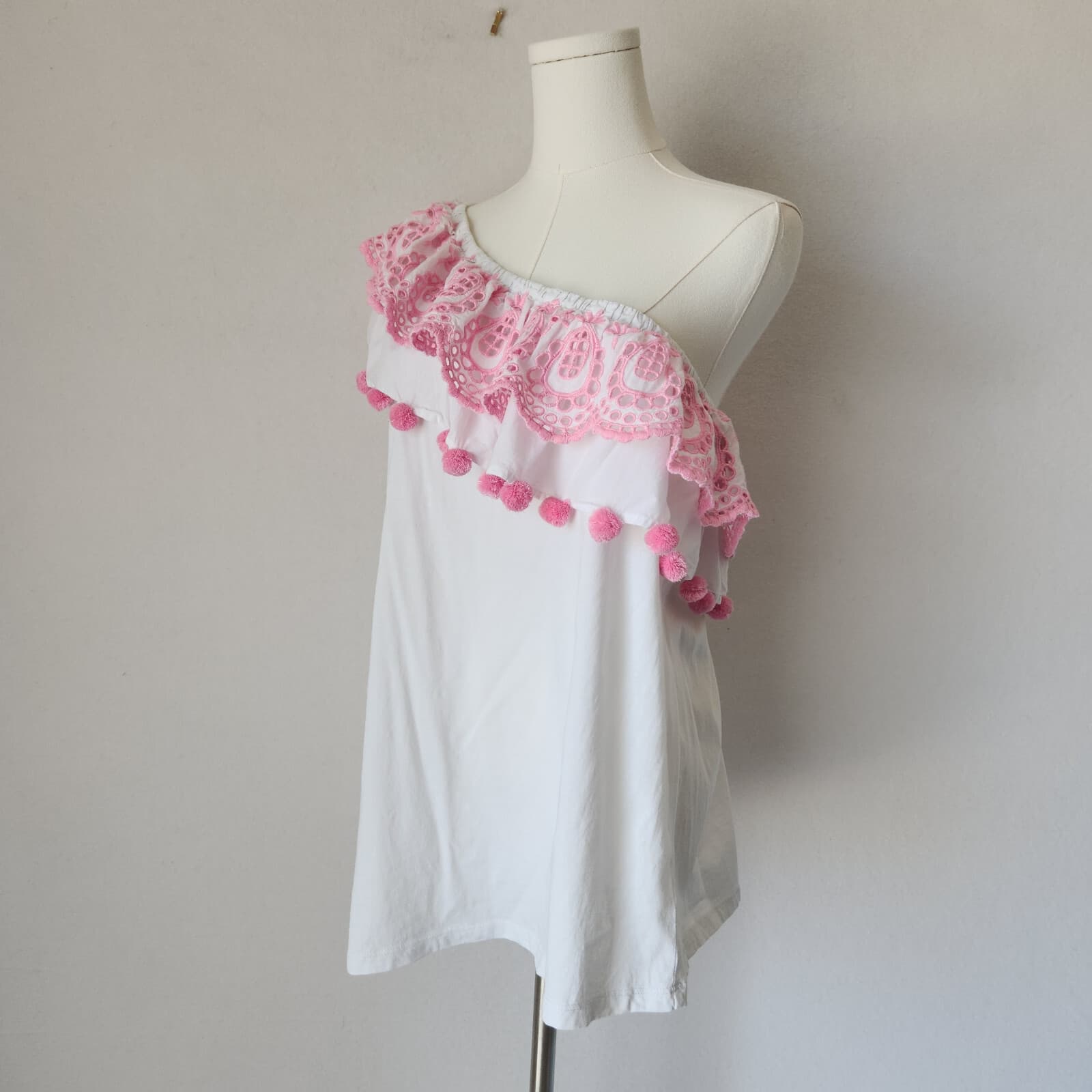 Lilly Pulitzer Idara One Shoulder Top Eyelet Pompom White Pink Pima Cotton Sz.XL - Thumbnail 2