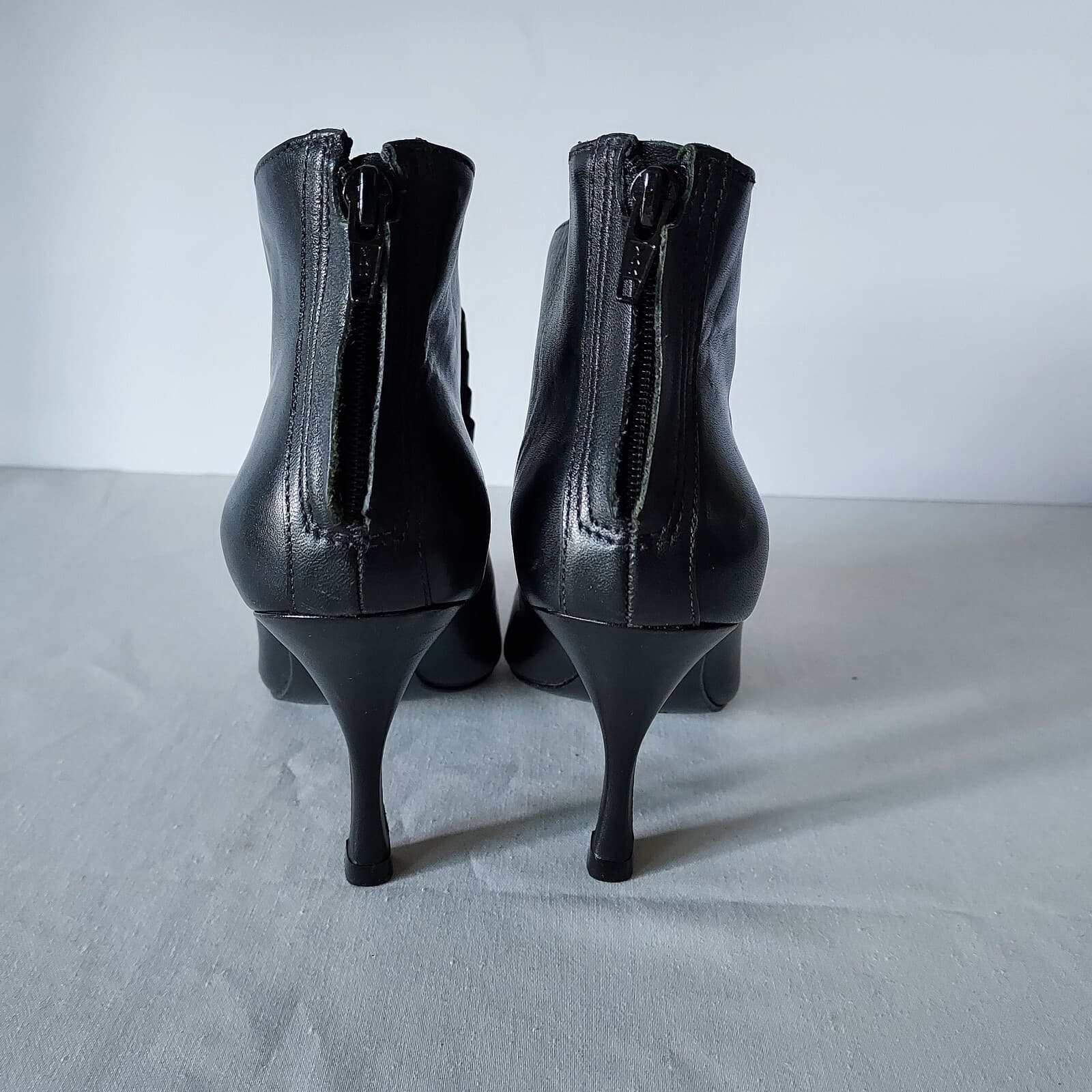 Pour La Victoire Black Leather Stilettos 3" High Heel Ankle Boots Ruffle Zip US5 - Thumbnail 5