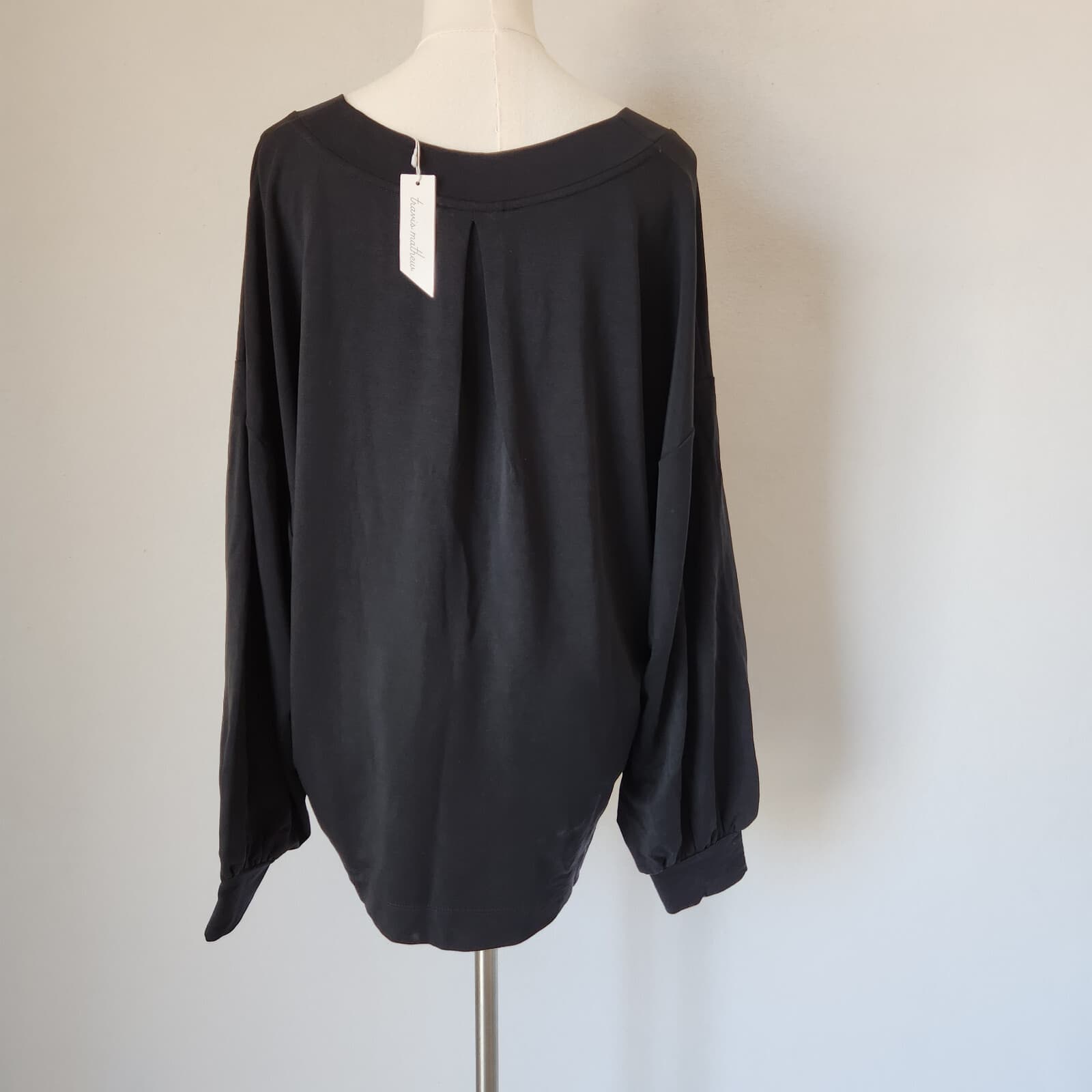 NWT Travis Mathew Women's XL Cloud Terry V-Neck Top Long Sleeve Tencel Black - Thumbnail 7