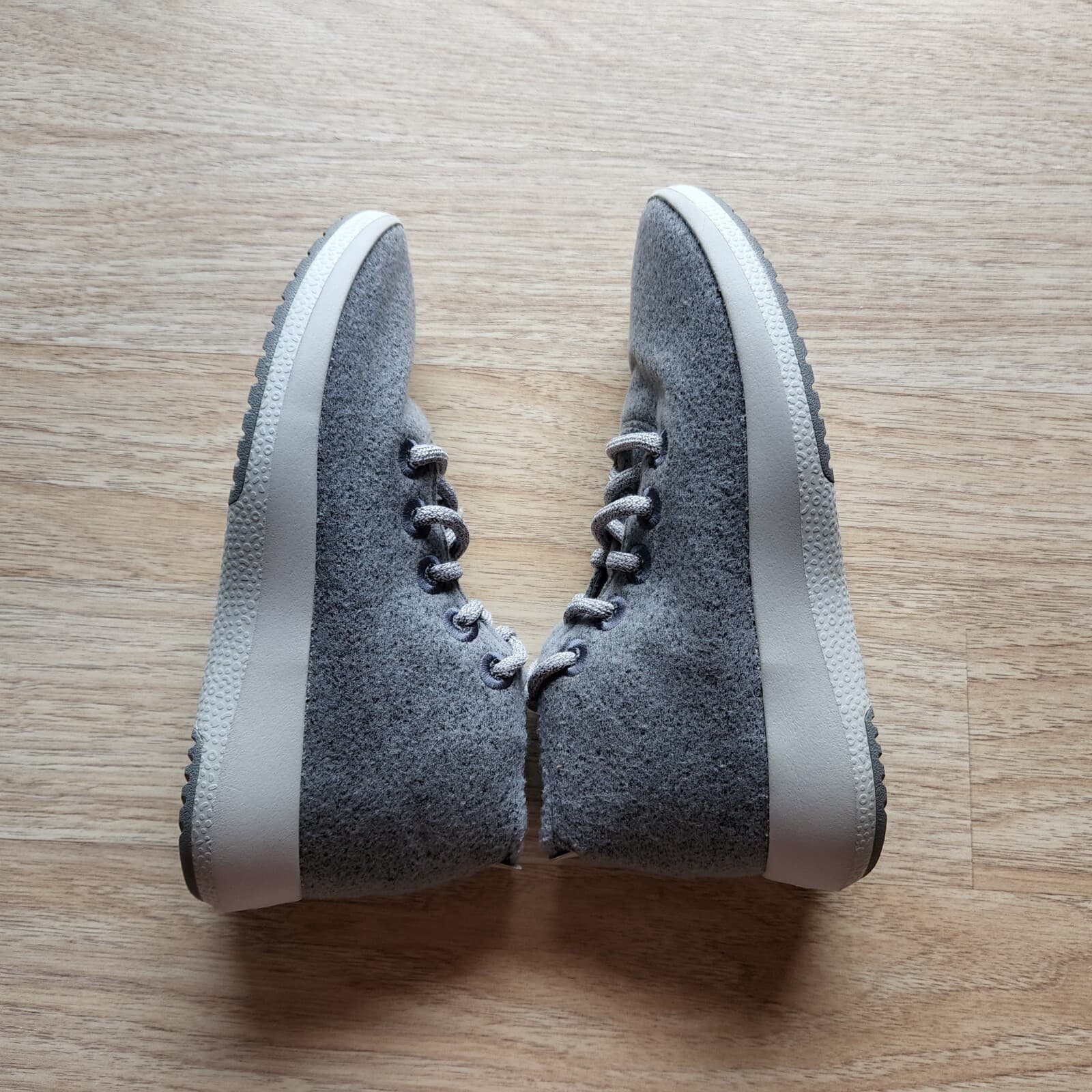Allbirds Mizzle Merino Wool Runner-Up Ankle Sneaker Lace Light-Grey Women US7 - Thumbnail 4