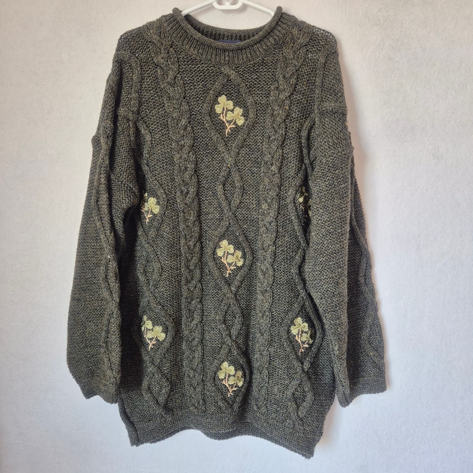 Vintage ACORN Wool Shamrock Embroidered Cable Knit Fisherman Chunky Sweater Sz.M - Thumbnail 2