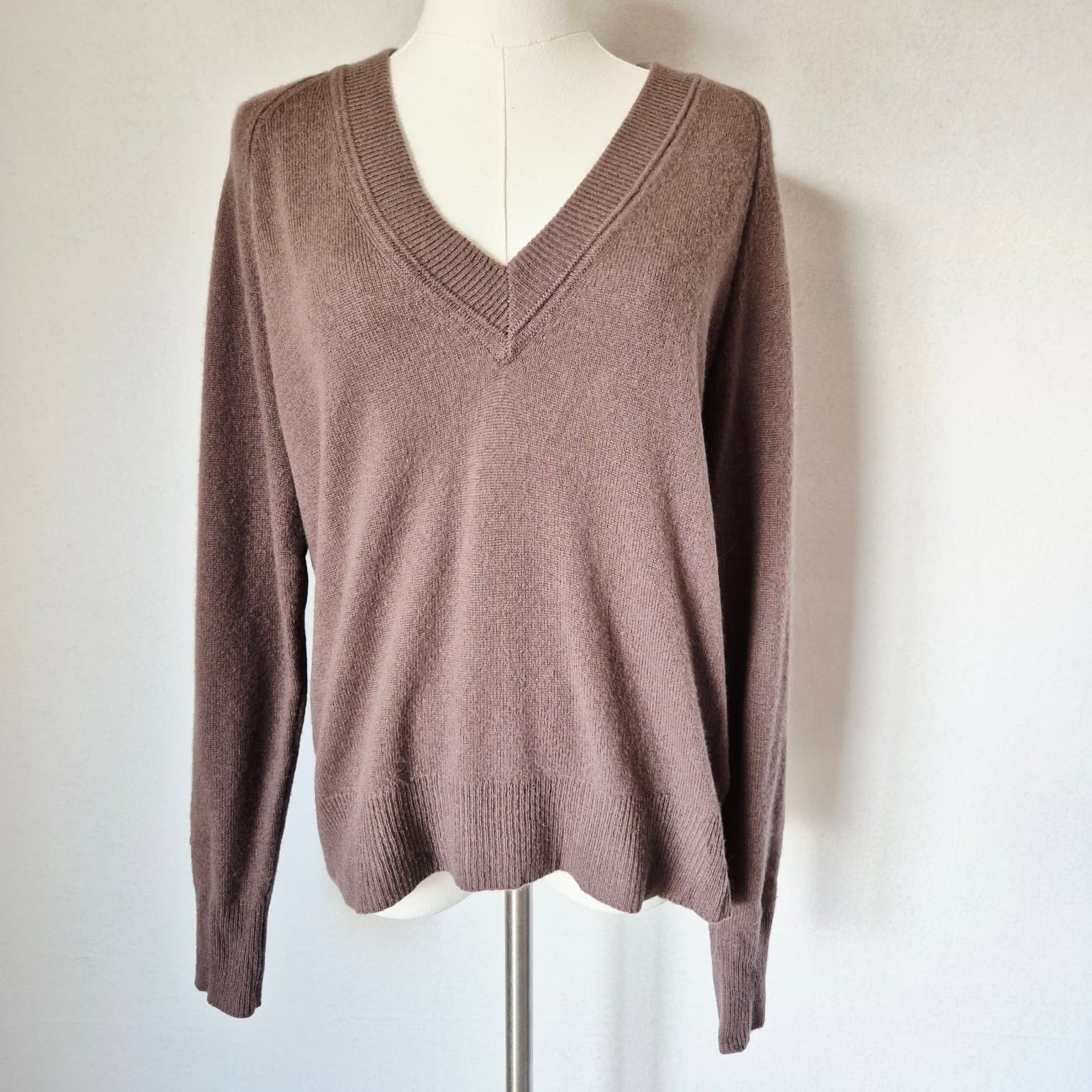 EQUIPMENT 100% Cashmere V-Neck Sweater Pullover Raglan Sleeve Mauve Women's XS - Thumbnail 2