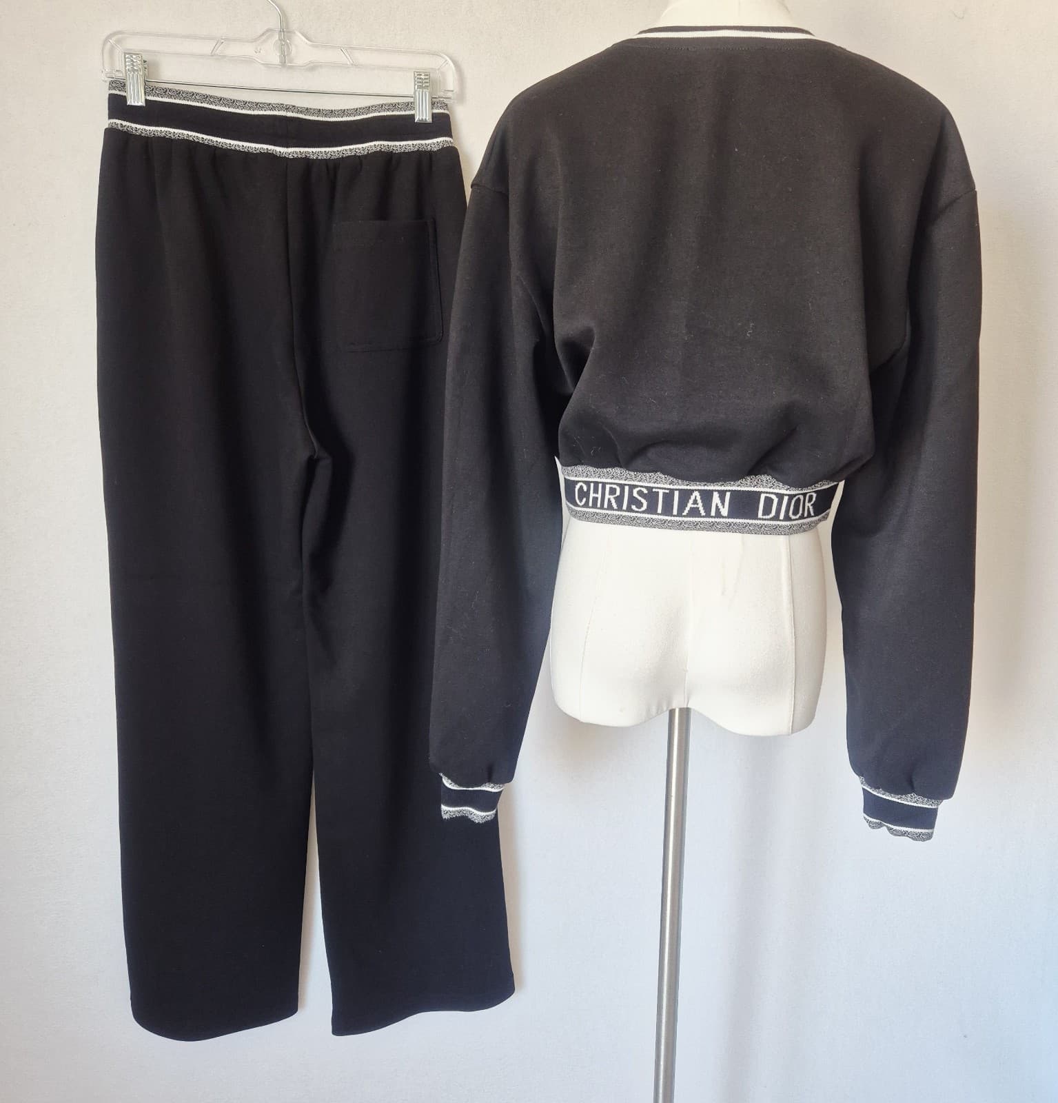 Christian Dior Set of Loungewear Spellout Cropped Sweatshirt Sweatpants Black 4 - Thumbnail 7