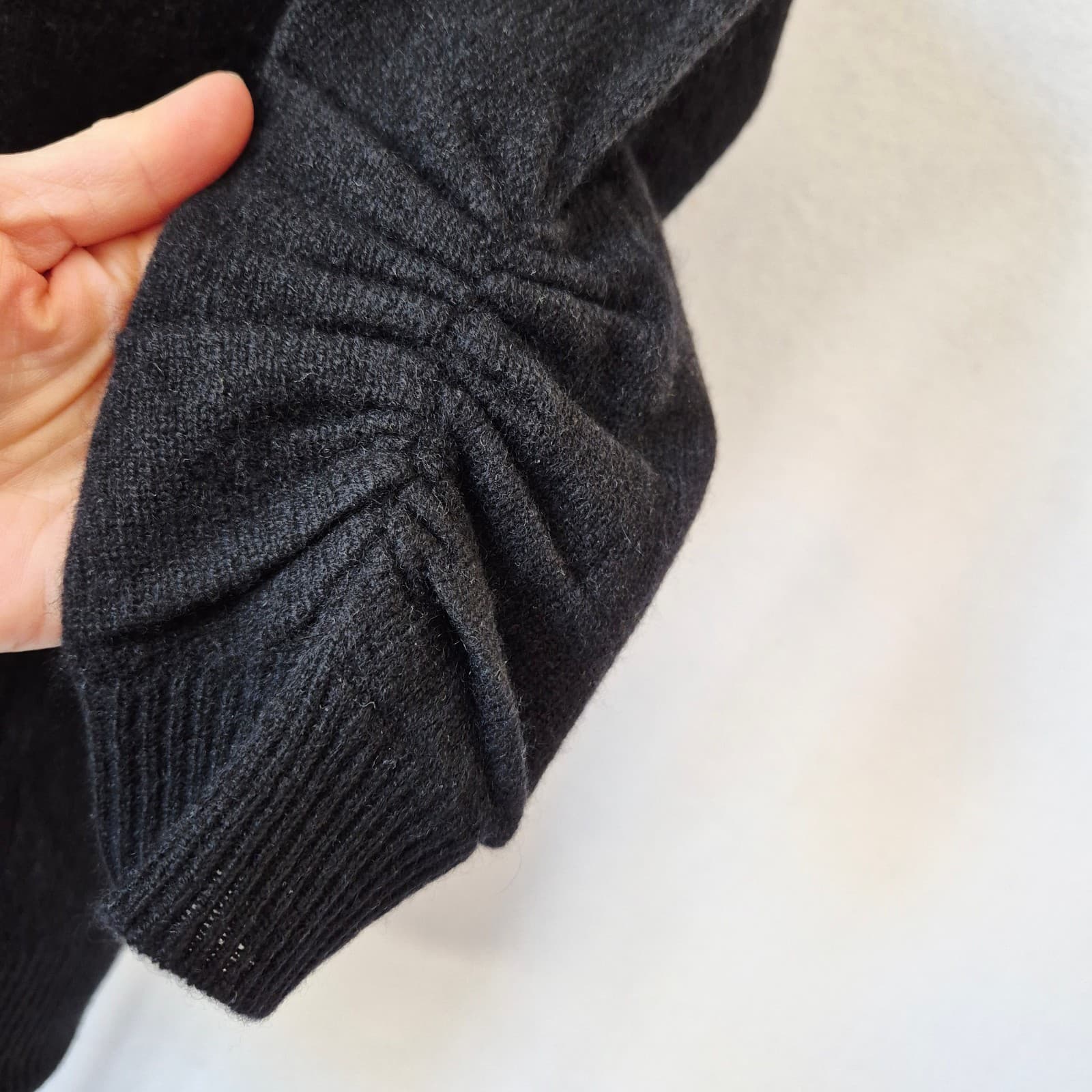 FRAME 100% Cashmere Scoop Neck Sweater 3/4 Cinched Sleeve Black Women's S - Thumbnail 5