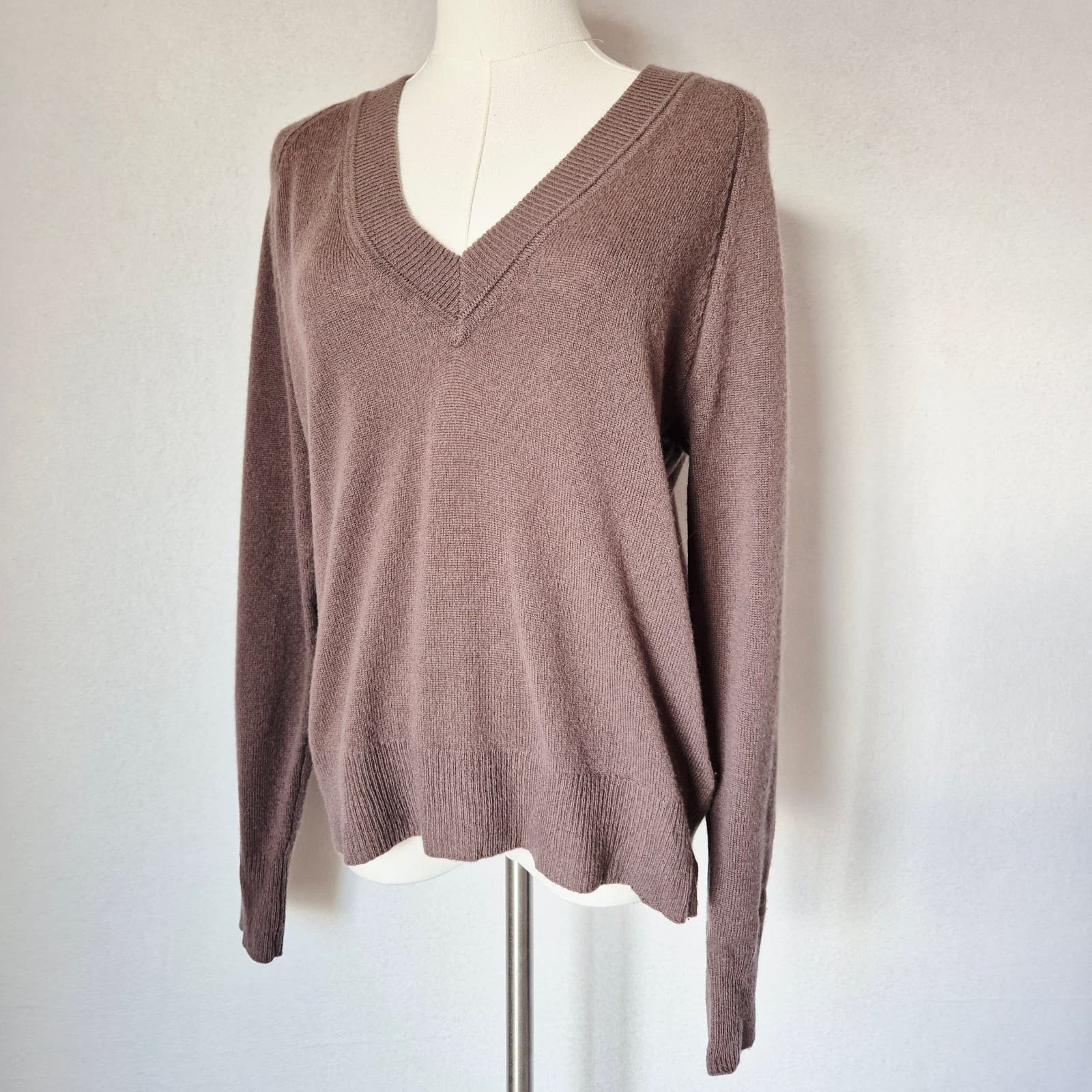 EQUIPMENT 100% Cashmere V-Neck Sweater Pullover Raglan Sleeve Mauve Women's XS