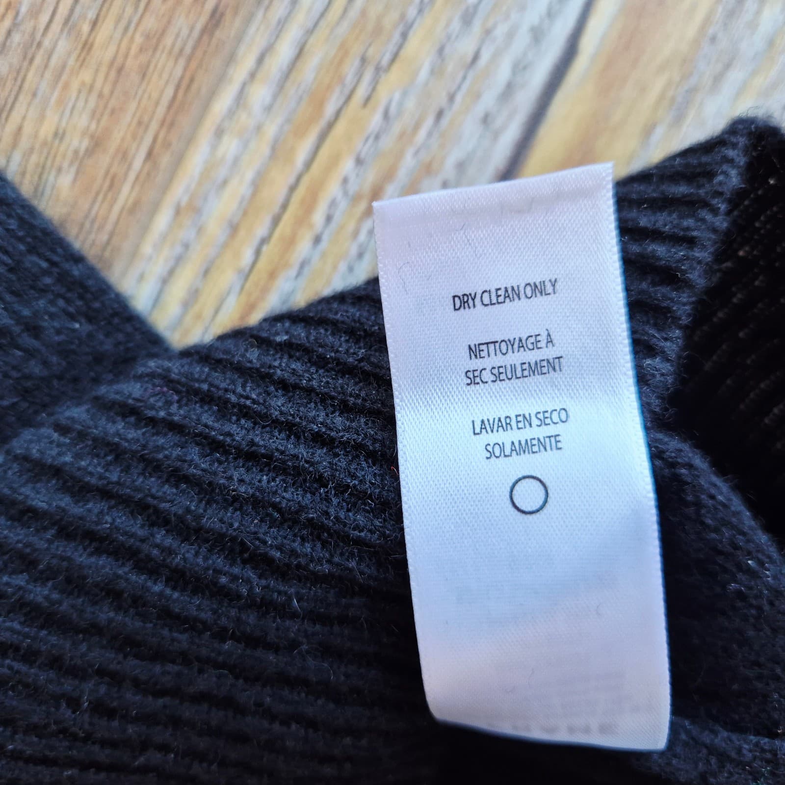 FRAME 100% Cashmere Scoop Neck Sweater 3/4 Cinched Sleeve Black Women's S - Thumbnail 9