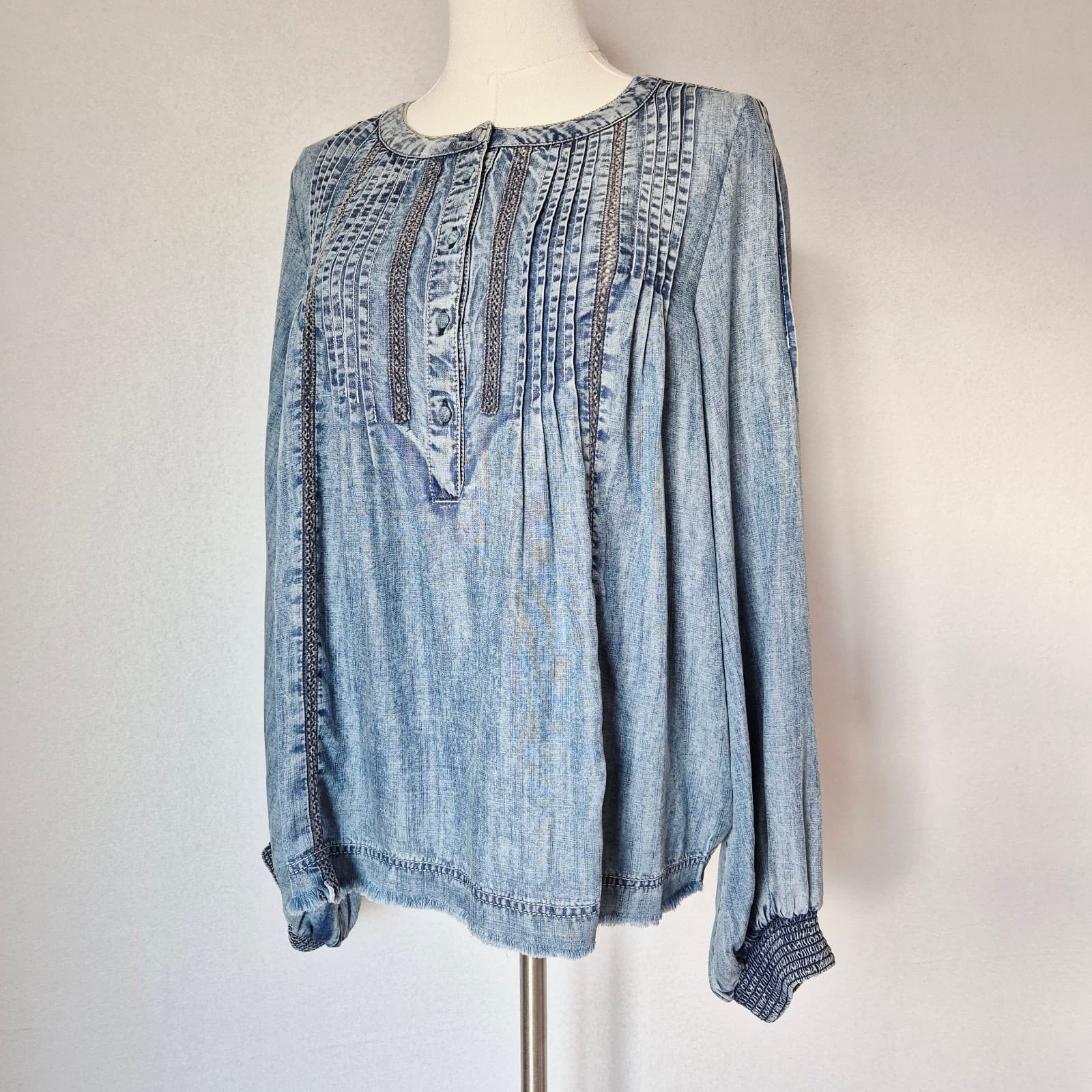 Pilcro and the Letterpress Norah Pintucked Chambray Blouse Long Sleeve Women's S - Thumbnail 7