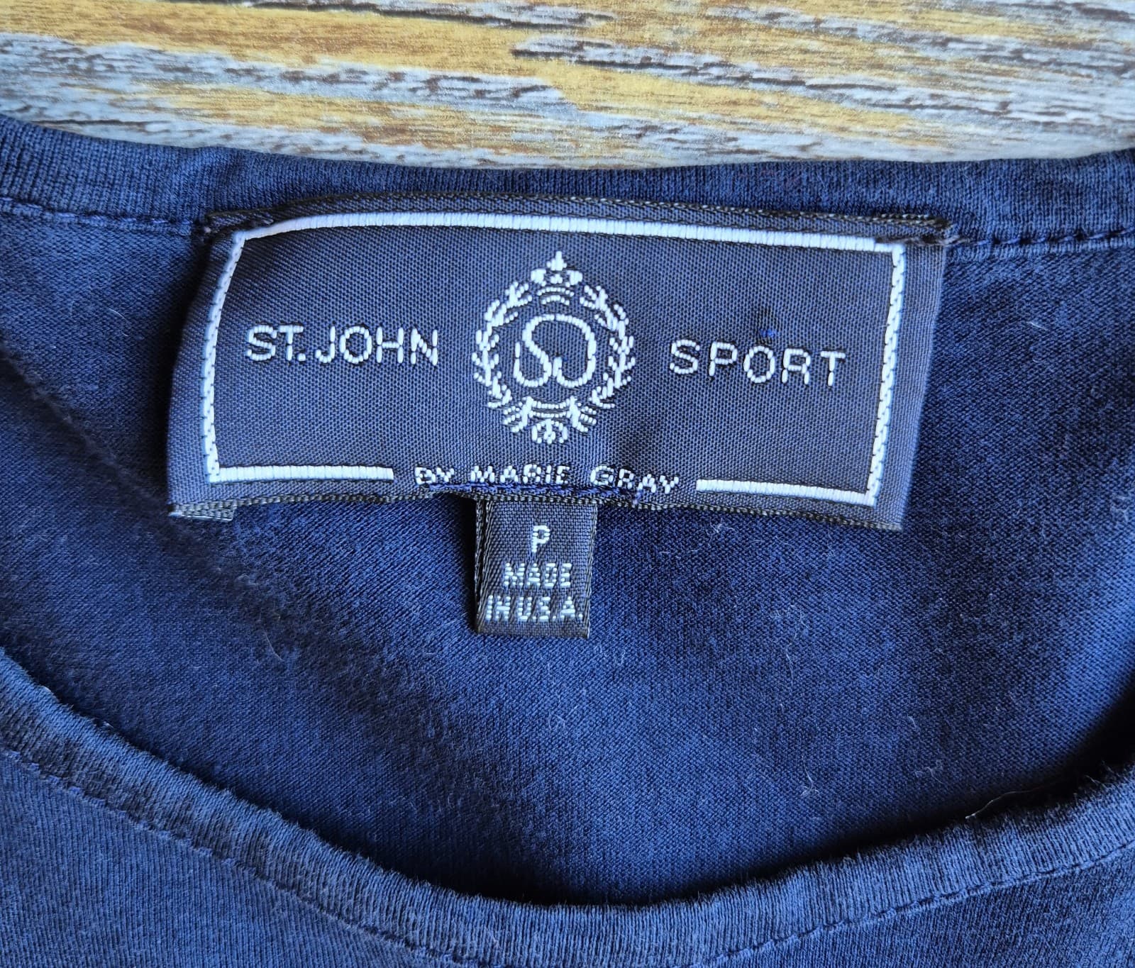 ST. JOHN SPORT Marie Gray Gold Embroidered Emblem Shoulder Detail T-Shirt Blue P - Thumbnail 8